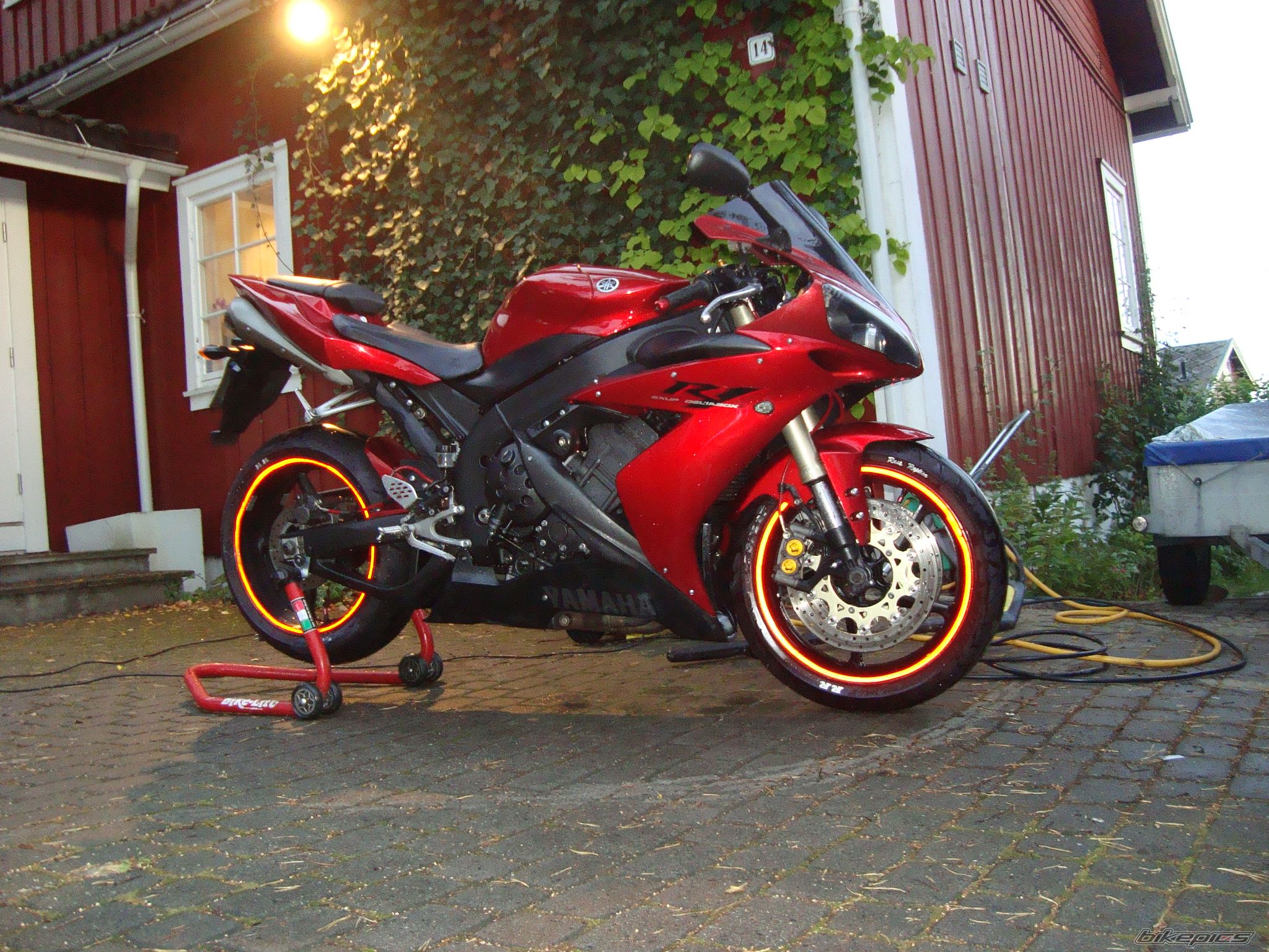 2005 YAMAHA YZF R1 | Picture 1918553 motorcycle photo