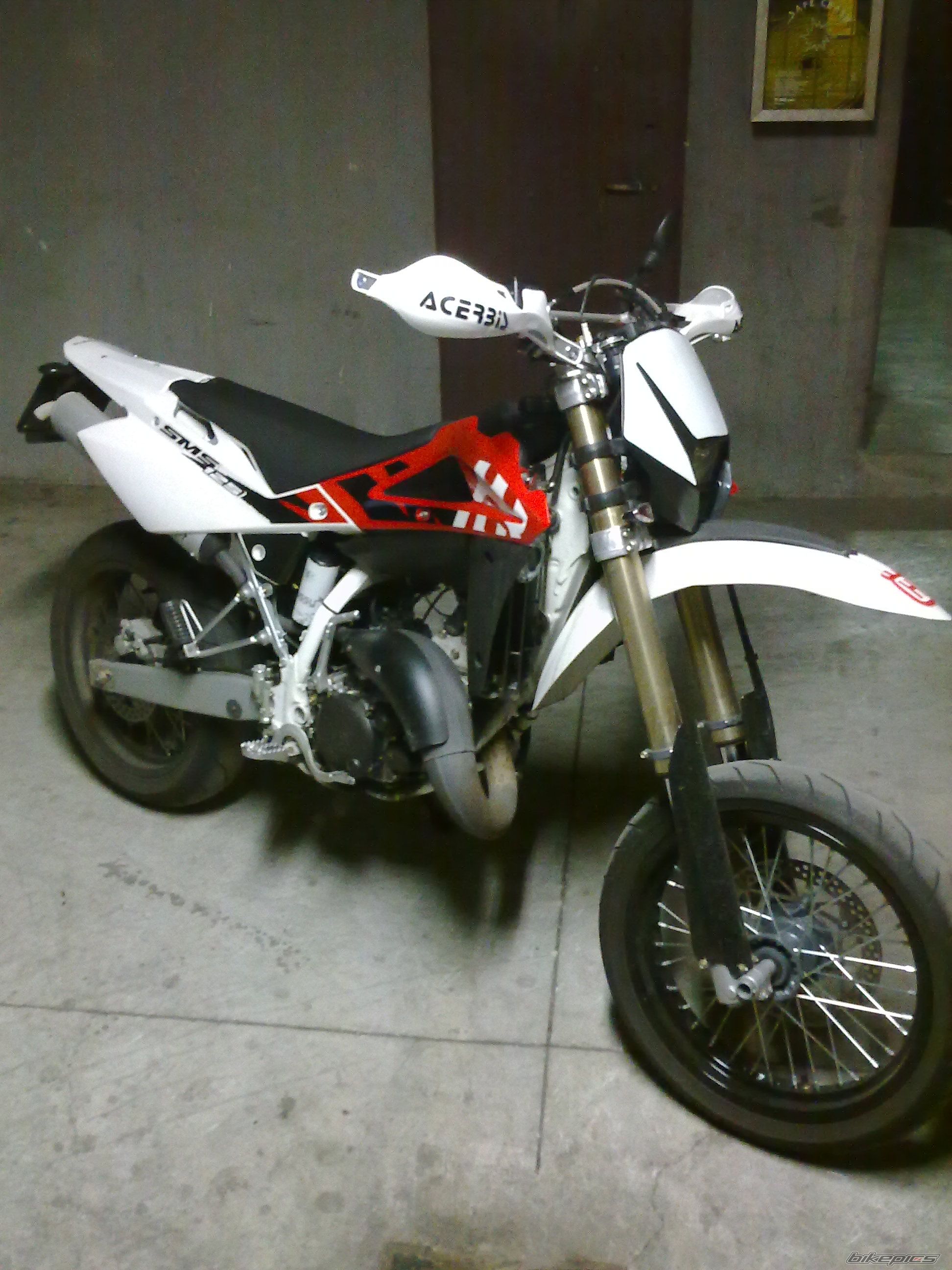 2009 HUSQVARNA SM 125 S | Picture 1919070 motorcycle photo