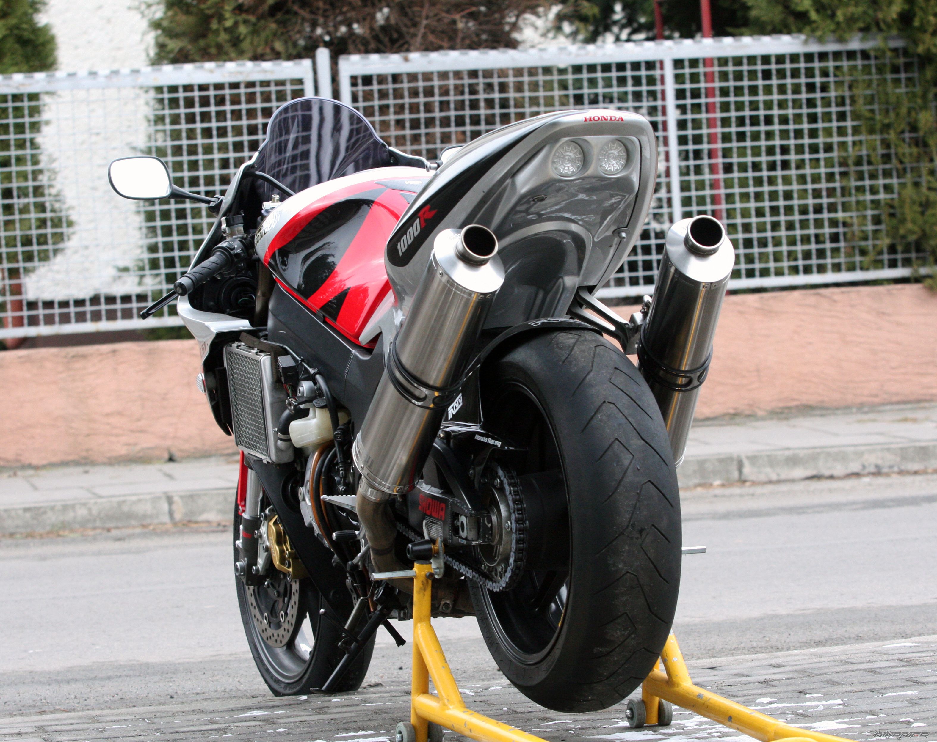 2001 HONDA VTR 1000 SP1 | Picture 1919506 motorcycle photo