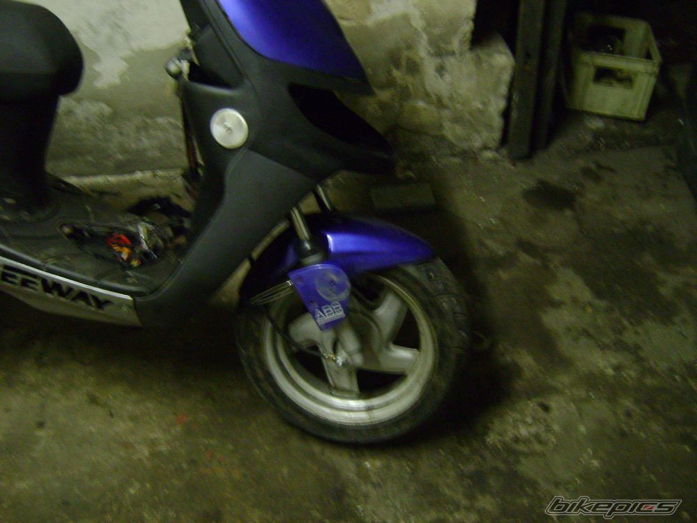 2004 KEEWAY HURRICANE 50CCM | Picture 1920004 motorcycle photo