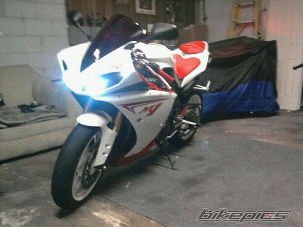 2009 YAMAHA YZF R1 | Picture 1923669 motorcycle photo