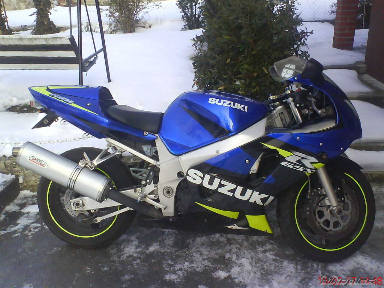 2001 SUZUKI GSX R 600 | Picture 1923782 motorcycle photo