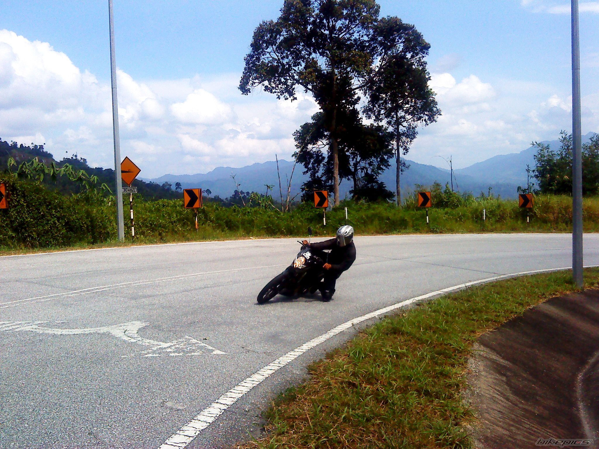 2010 SUZUKI SATRIA F 150 | Picture 1925902 motorcycle photo