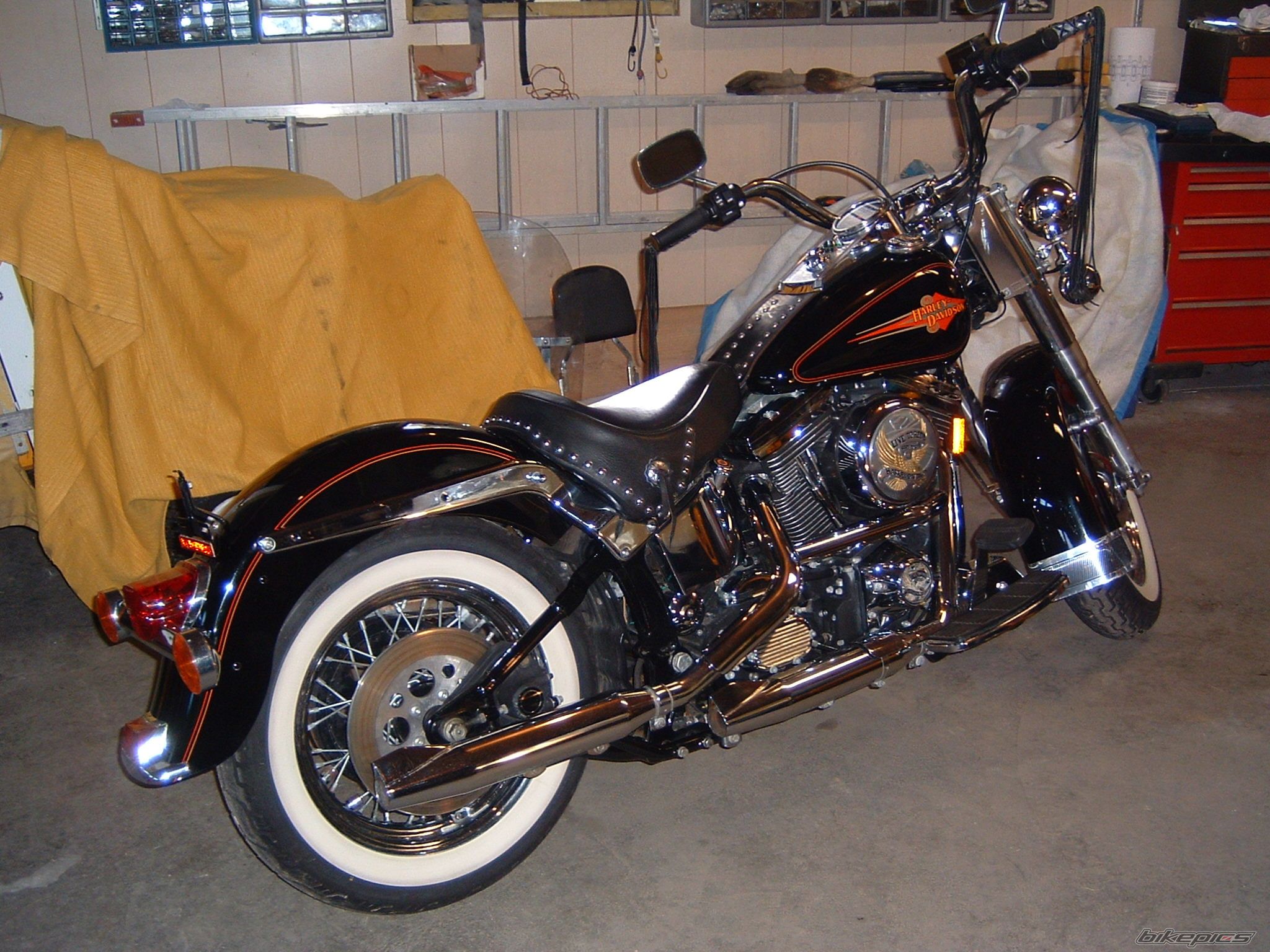 1993 HARLEY DAVIDSON FLSTC | Picture 1934513 motorcycle photo