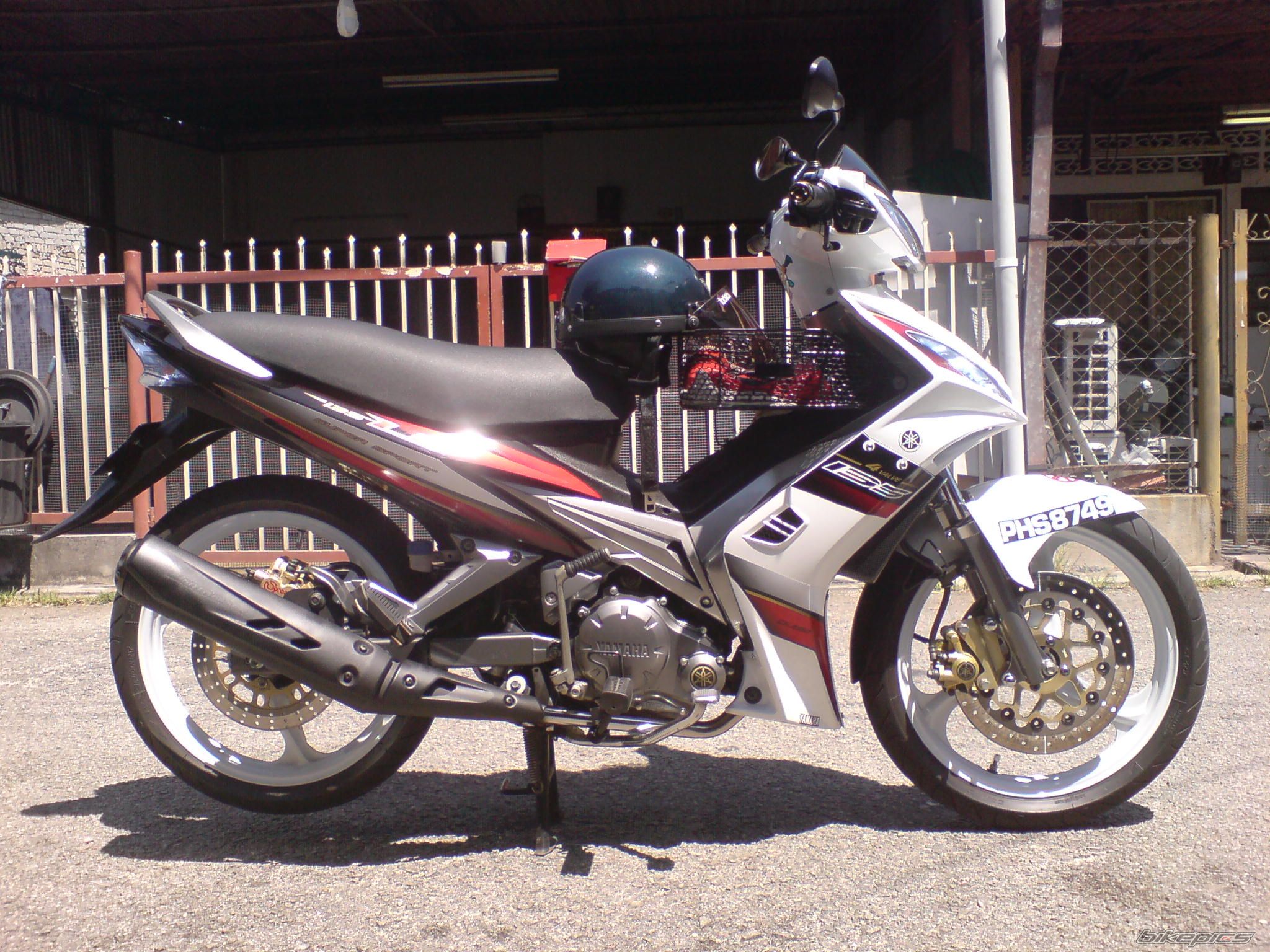2010 YAMAHA 135 LC | Picture 1936417 motorcycle photo