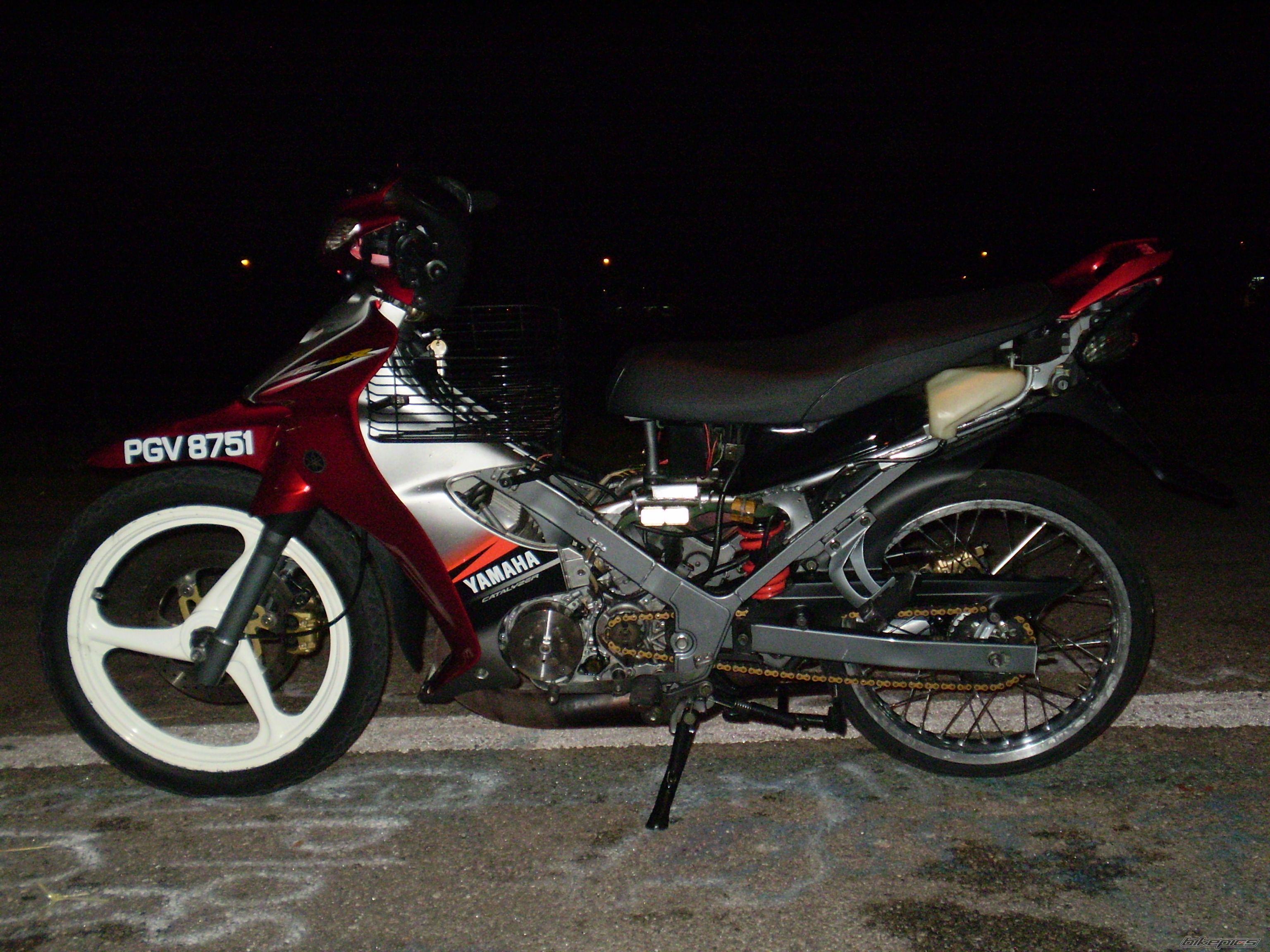 2010 YAMAHA 125 ZR | Picture 1938724 motorcycle photo