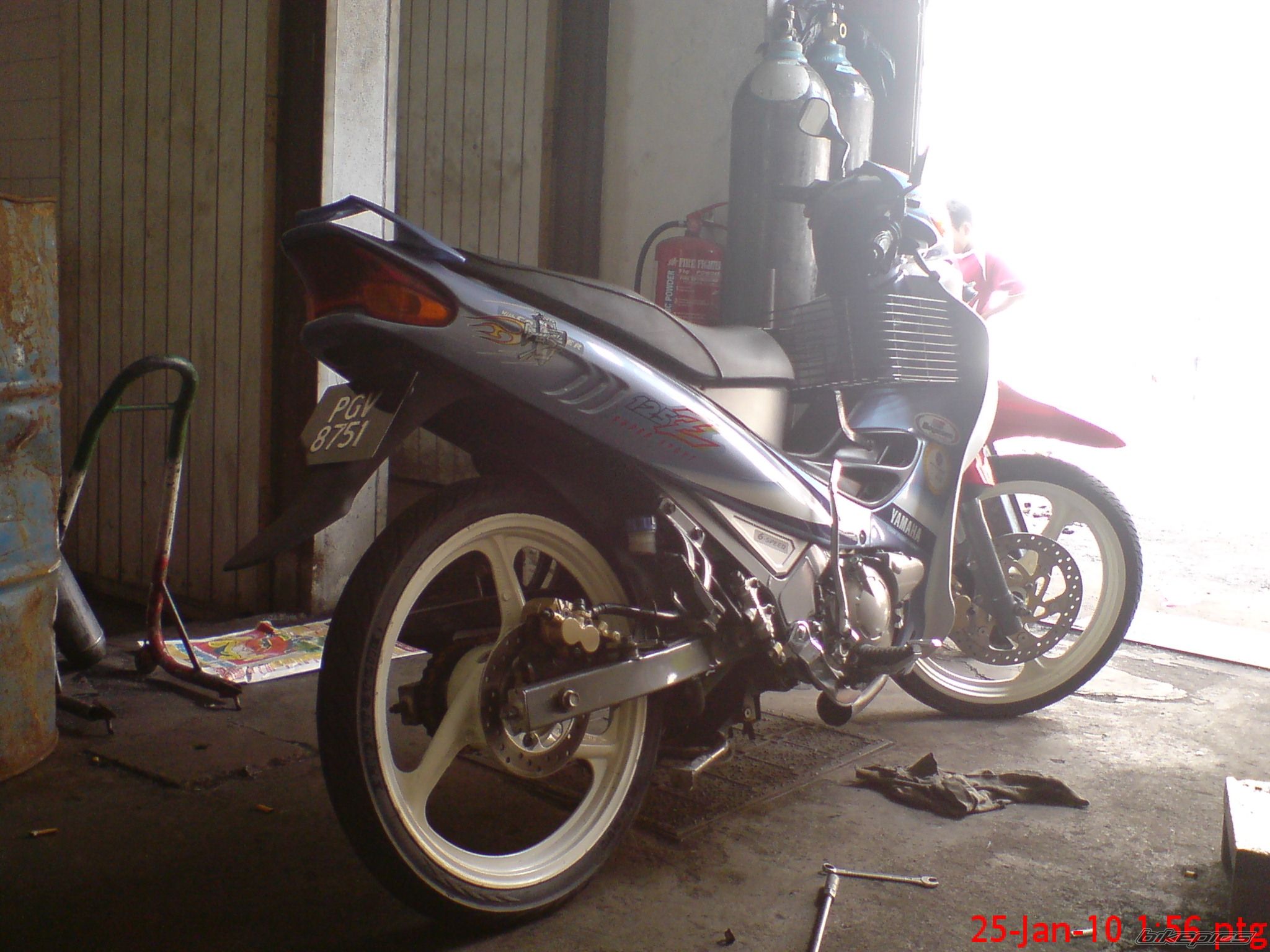 2010 YAMAHA 125 ZR | Picture 1938800 motorcycle photo
