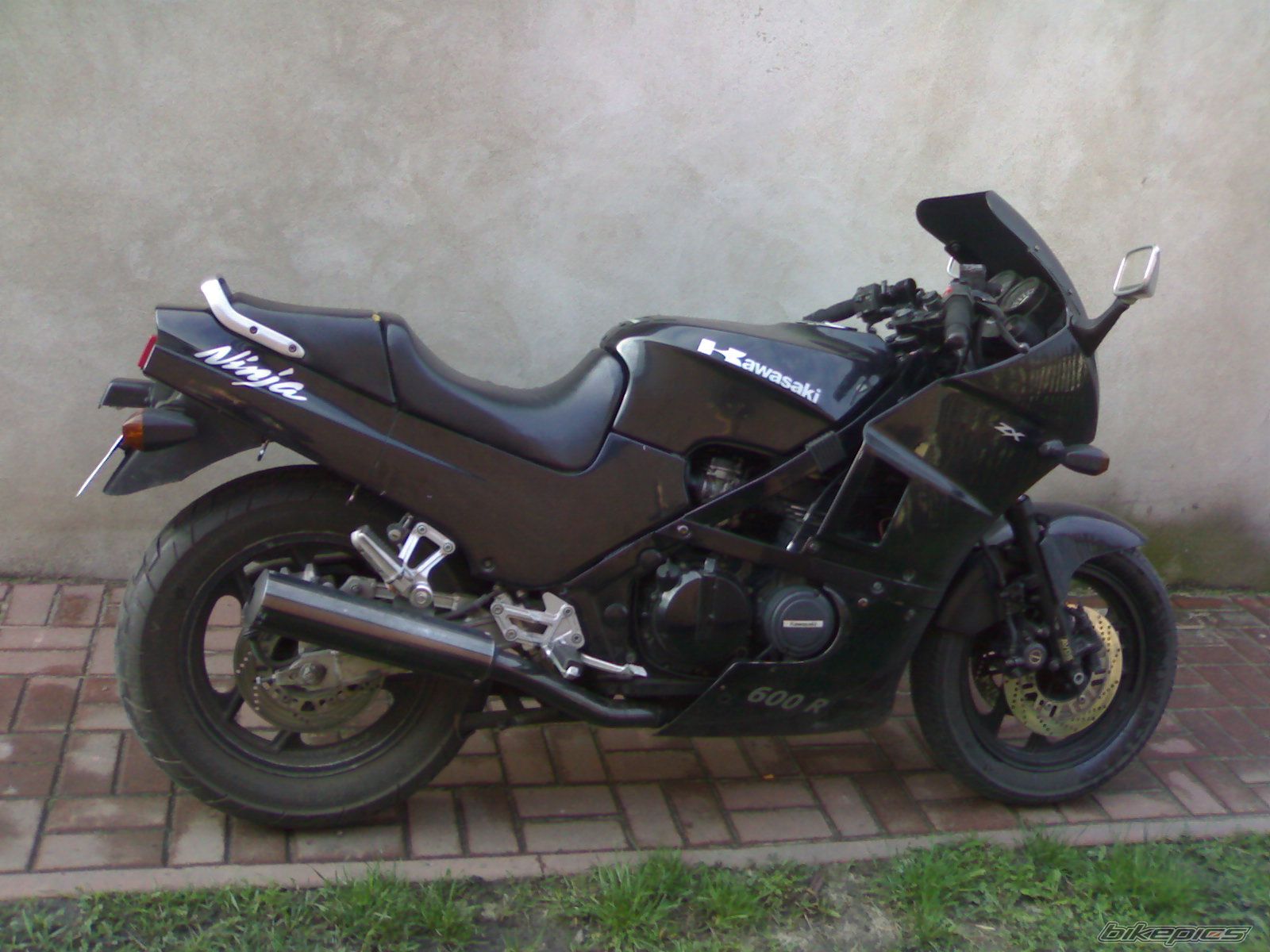 1990 KAWASAKI GPZ 600 | Picture 1939369 motorcycle photo