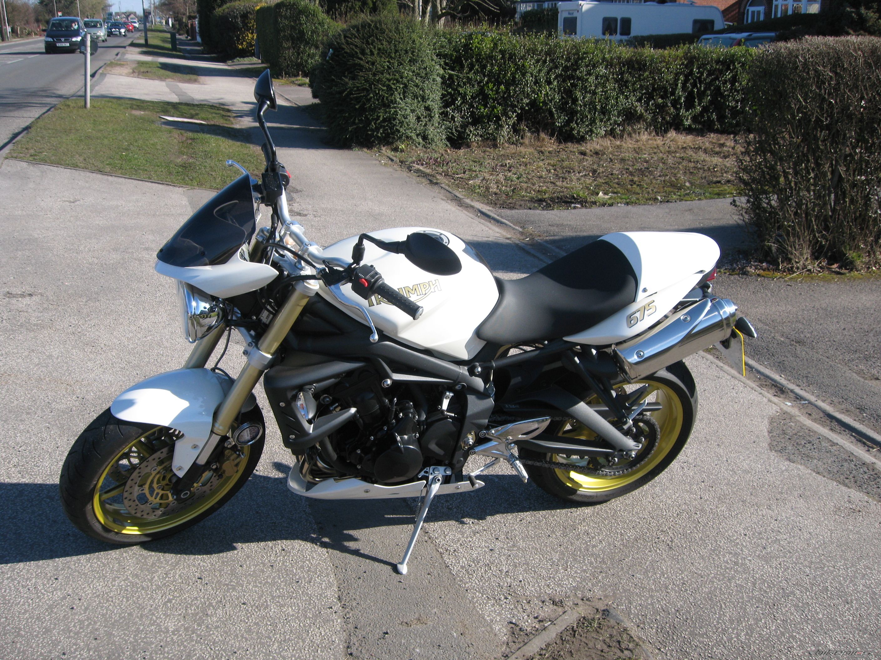 2010 TRIUMPH STREET TRIPLE | Picture 1939891 motorcycle photo