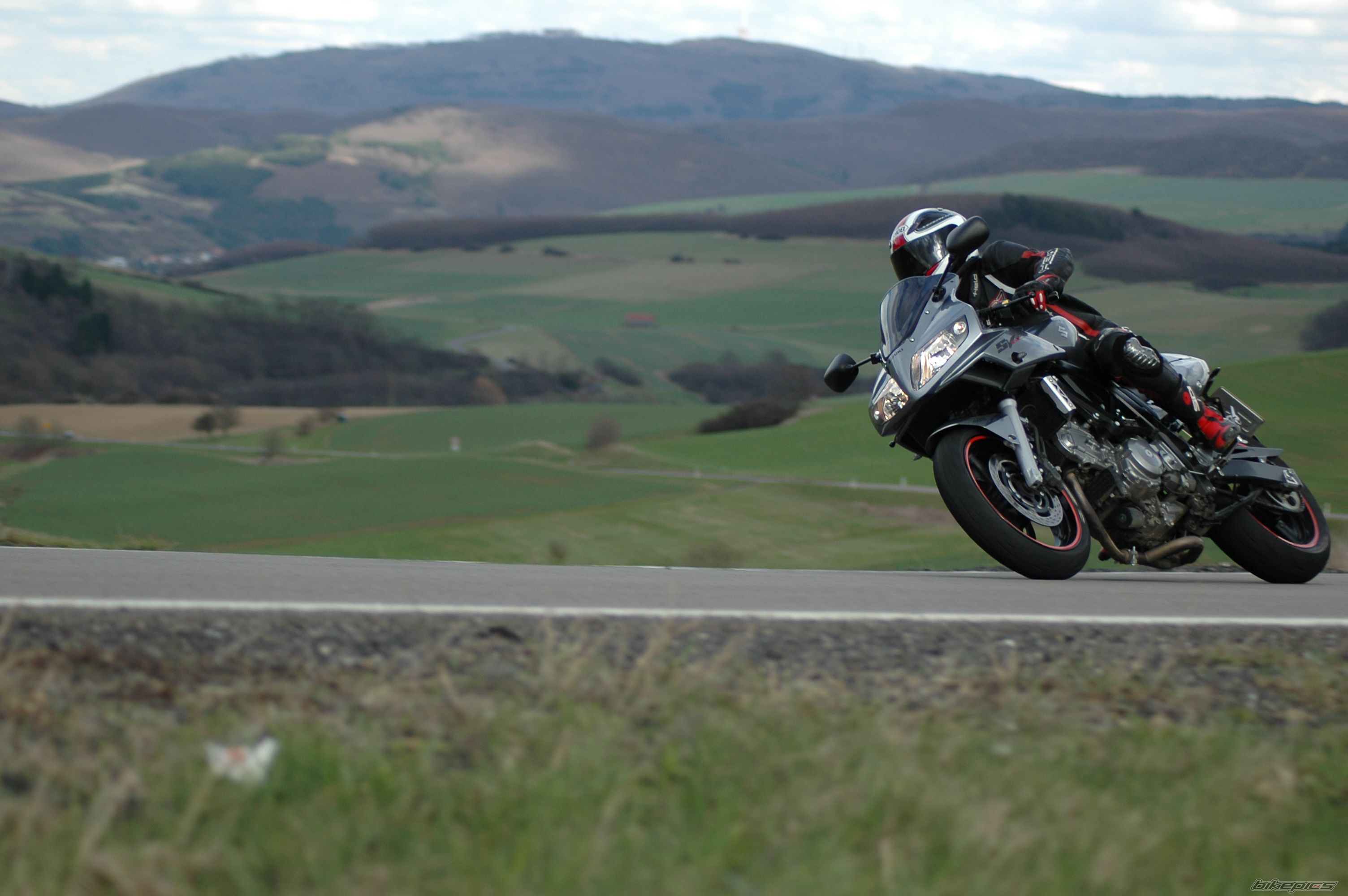 2007 SUZUKI SV 650S | Picture 1941514 motorcycle photo