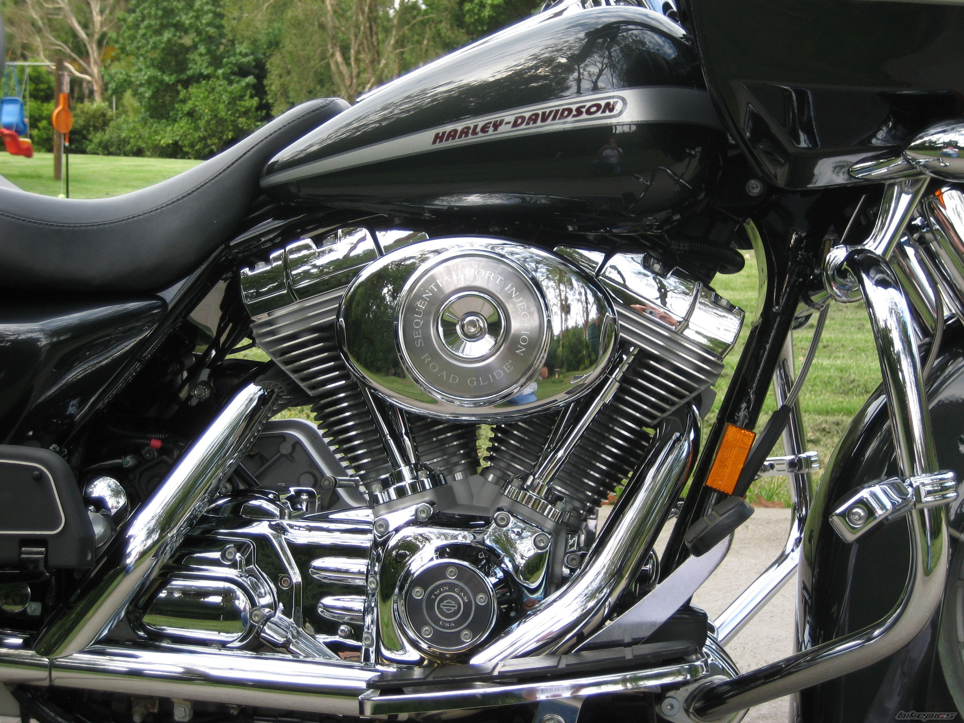 2005 HARLEY DAVIDSON FLTR | Picture 1941939 motorcycle photo