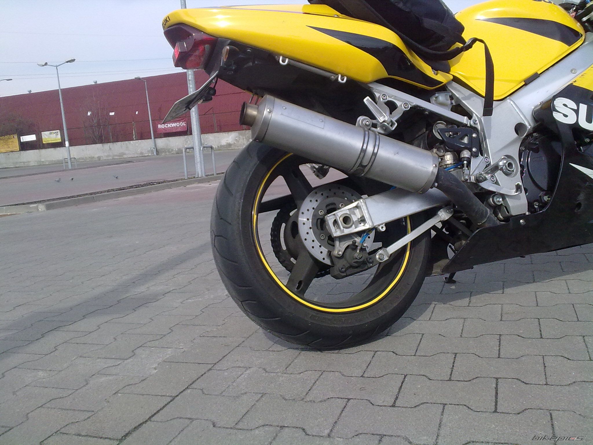 2001 SUZUKI GSX R 600 | Picture 1943781 motorcycle photo