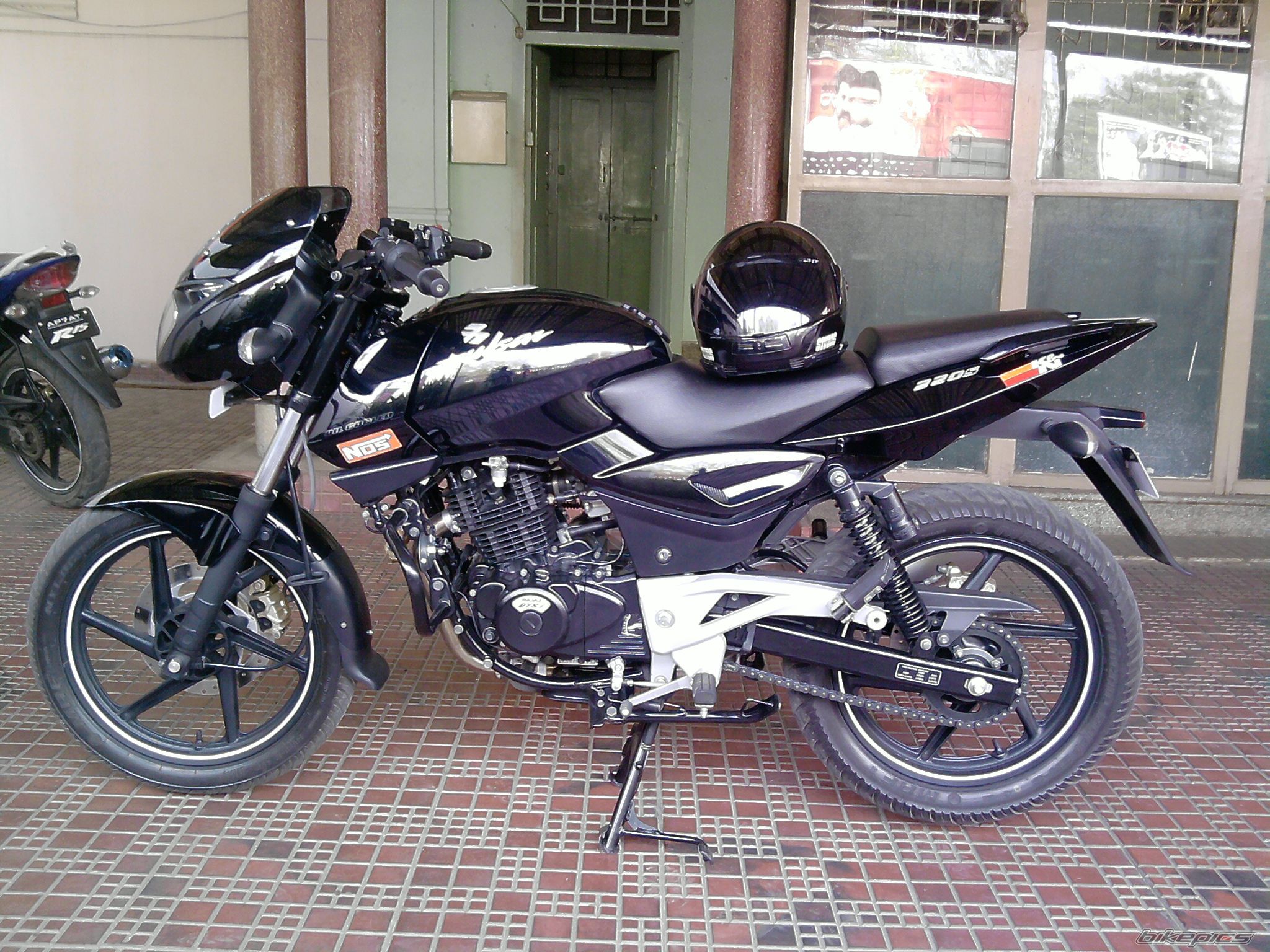 2009 BAJAJ PULSAR220 | Picture 1947987 motorcycle photo