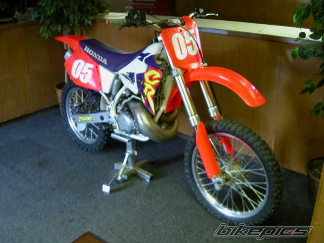 1995 HONDA CR 250 | Picture 1951783 motorcycle photo