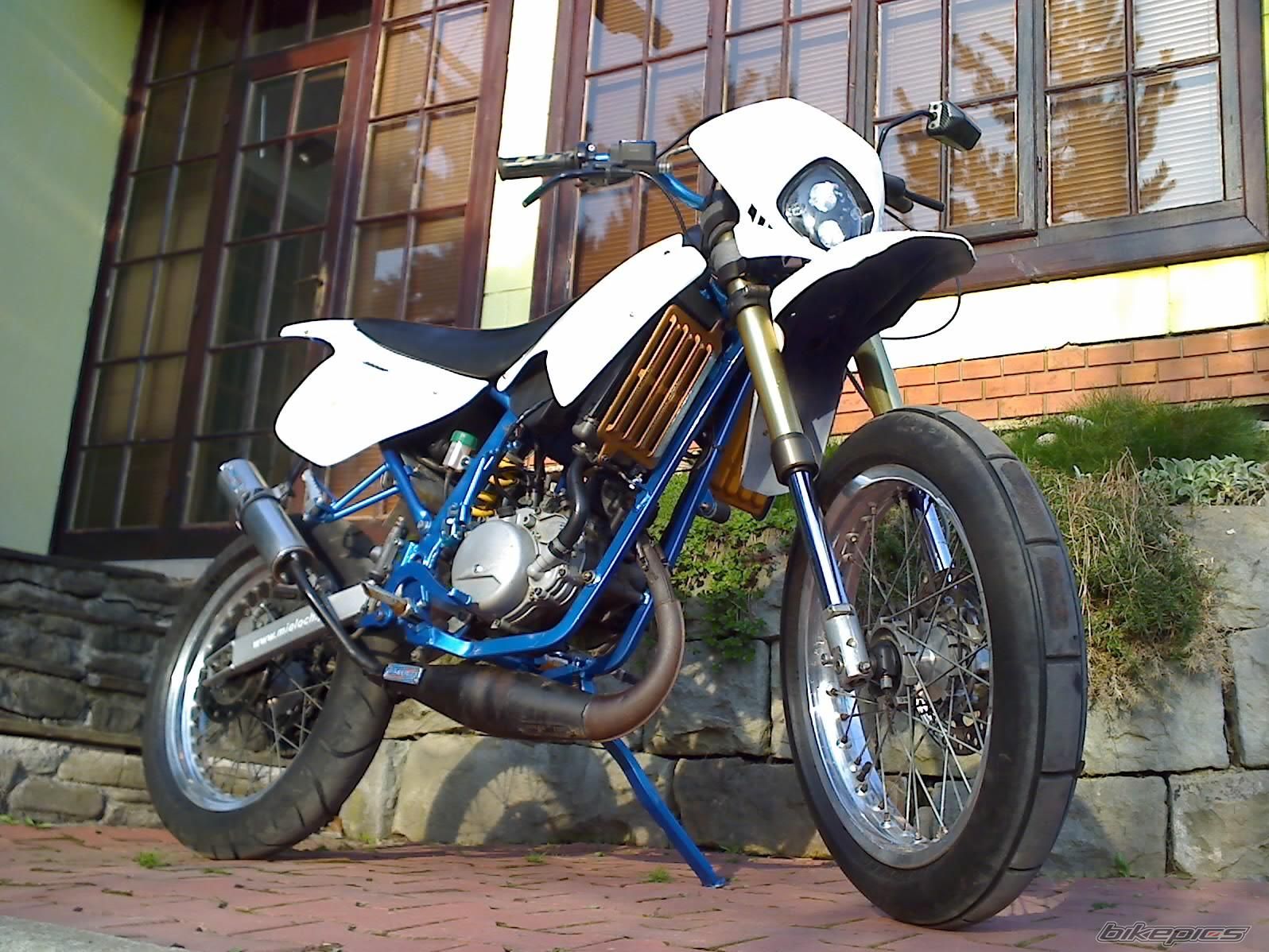 2005 PEUGEOT XP6 SUPER MOTARD | Picture 1958568 motorcycle photo