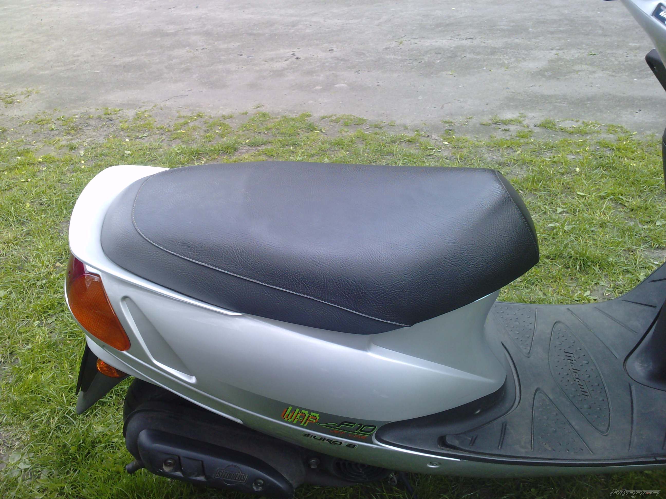 2004 MALAGUTI F 10 50 | Picture 1962702 motorcycle photo