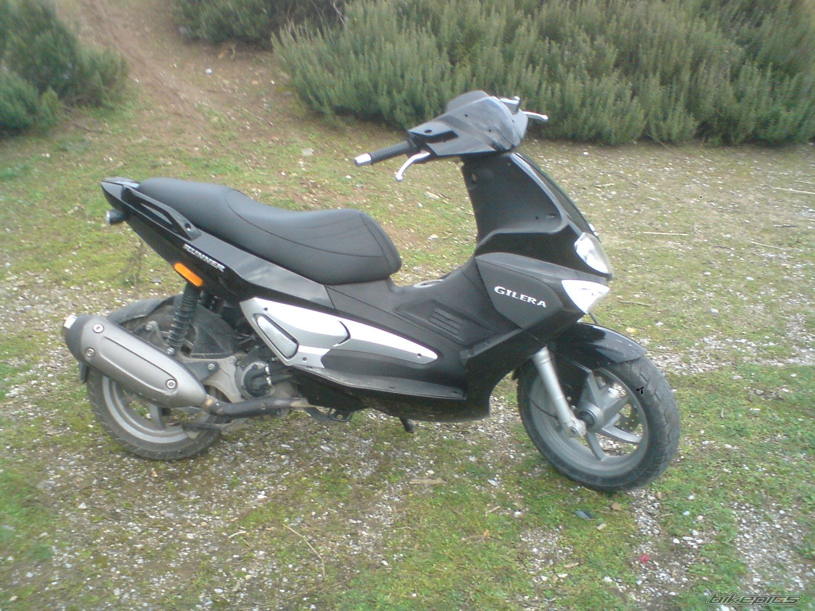 2010 GILERA RUNNER 200 VXR | Picture 1970707 motorcycle photo