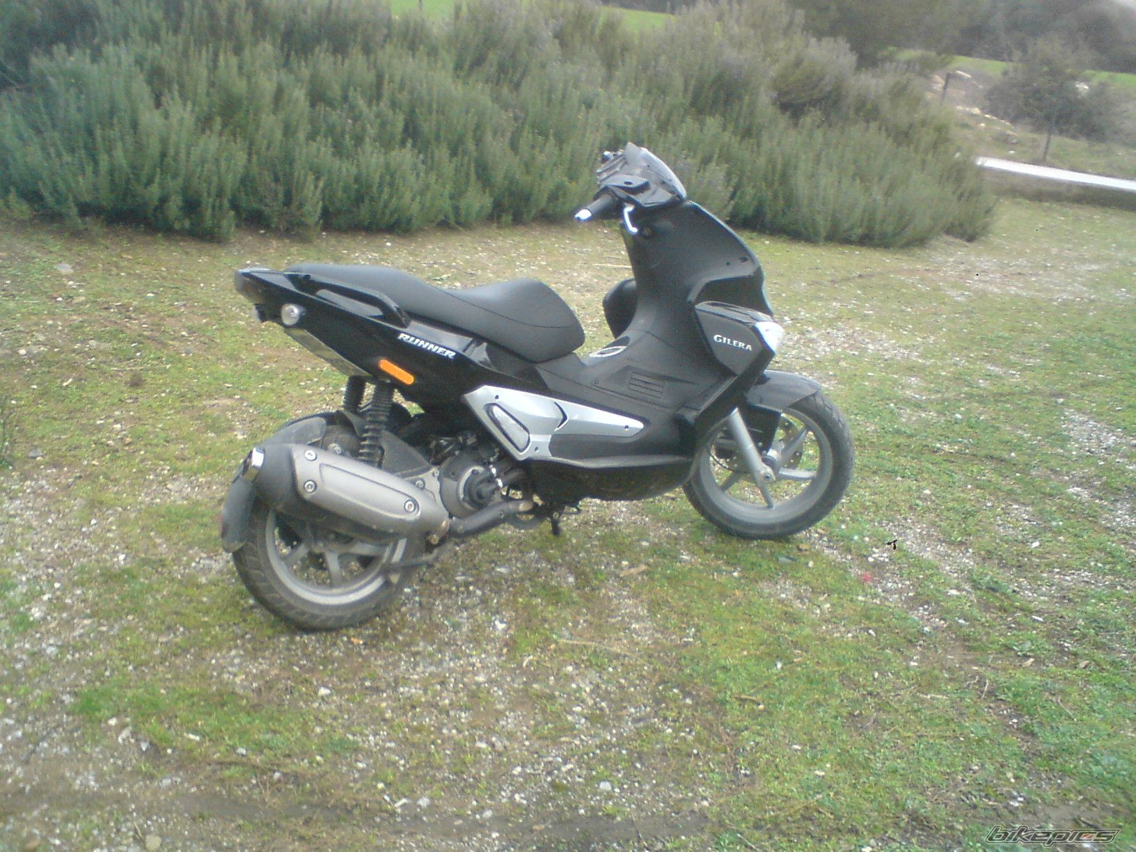 2010 GILERA RUNNER 200 VXR | Picture 1970709 motorcycle photo