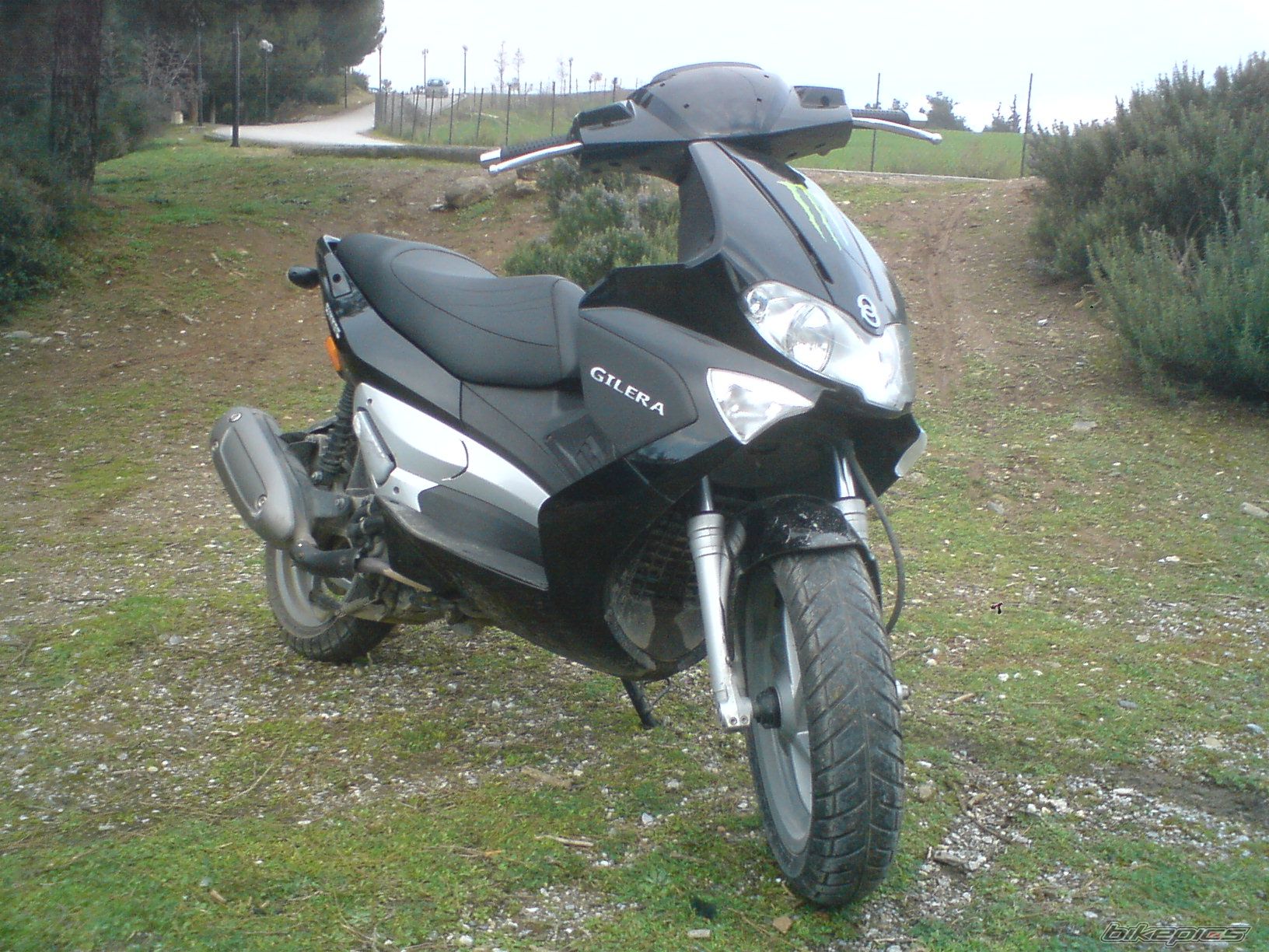 2010 GILERA RUNNER 200 VXR | Picture 1970713 motorcycle photo