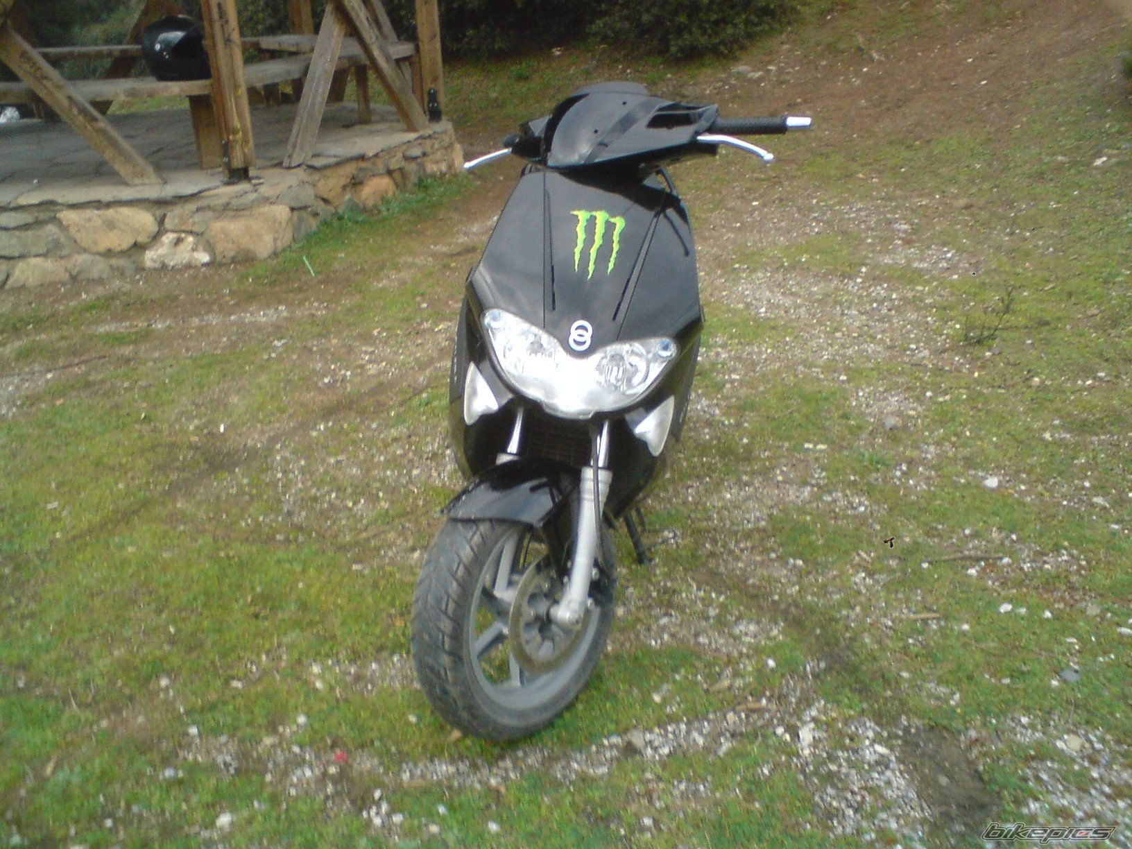 2010 GILERA RUNNER 200 VXR | Picture 1970714 motorcycle photo