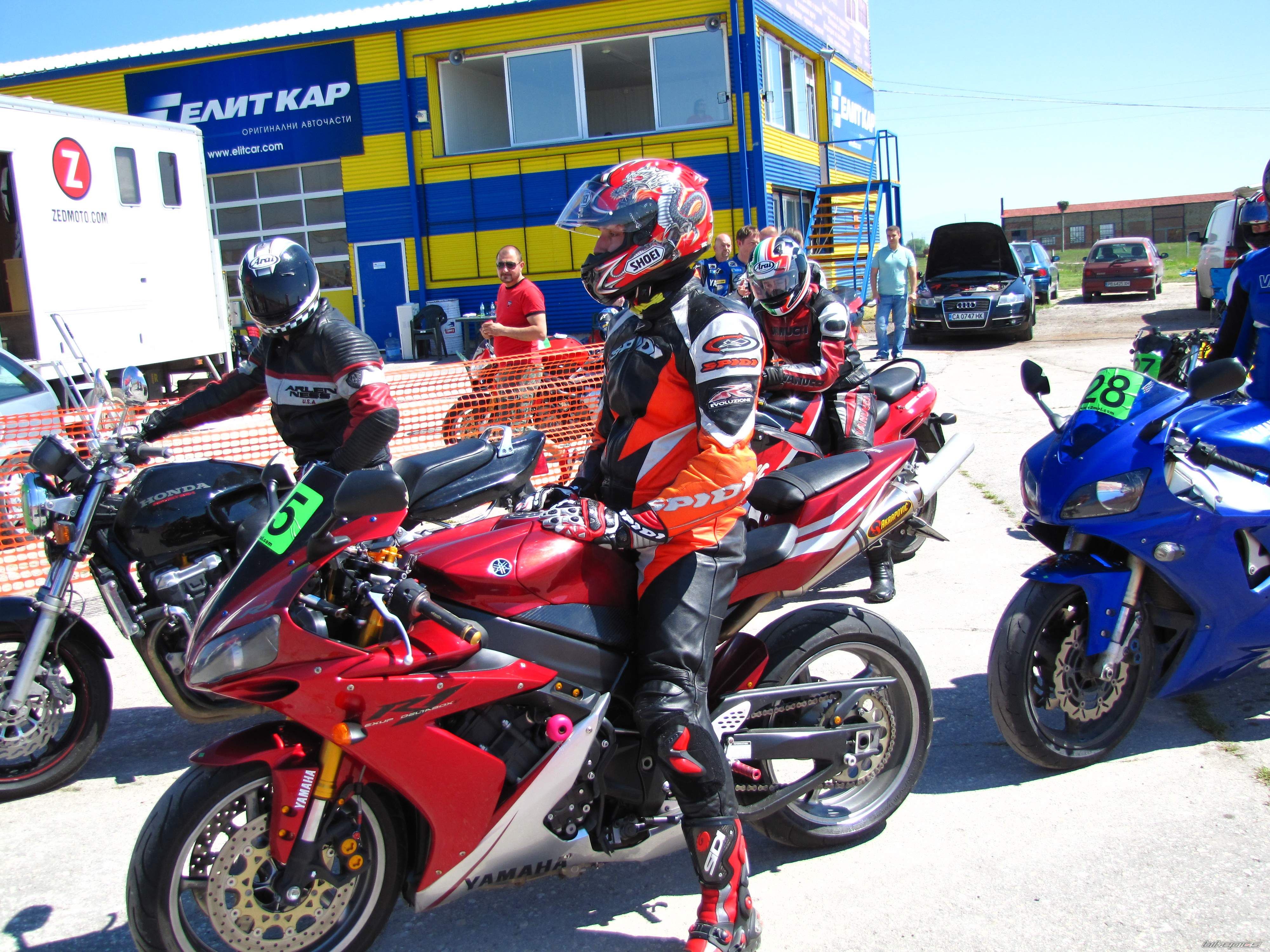 2010 YAMAHA YZF R1 | Picture 1970846 motorcycle photo