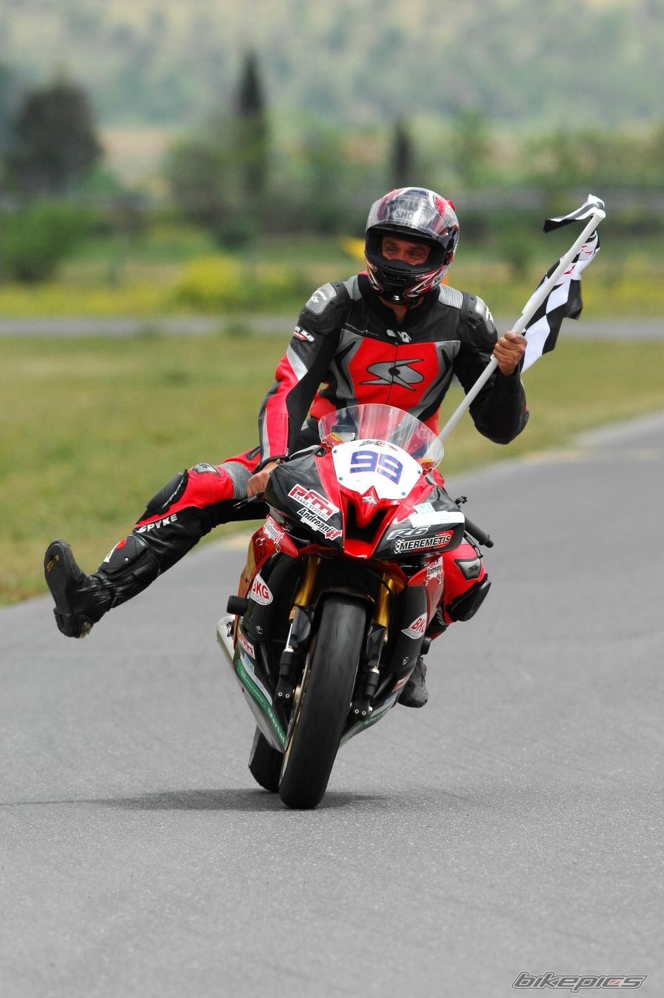 2009 YAMAHA YZF R6 | Picture 1972892 motorcycle photo