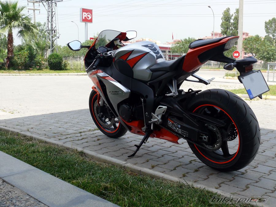2010 HONDA CBR 1000  RR | Picture 1975586 motorcycle photo