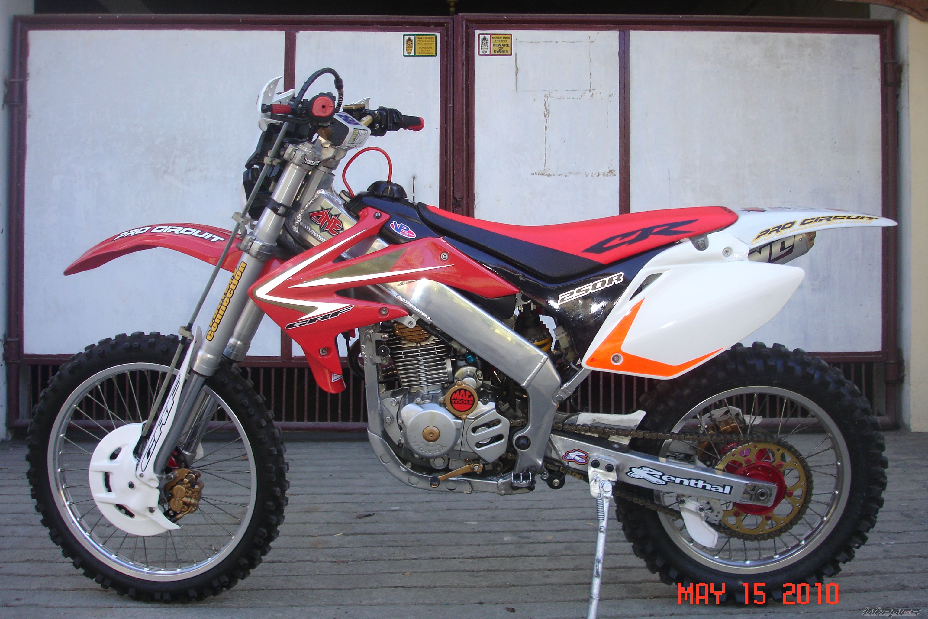 2010 HONDA XR 200 | Picture 1976030 motorcycle photo
