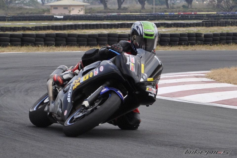2004 YAMAHA YZF R6 | Picture 1980456 motorcycle photo