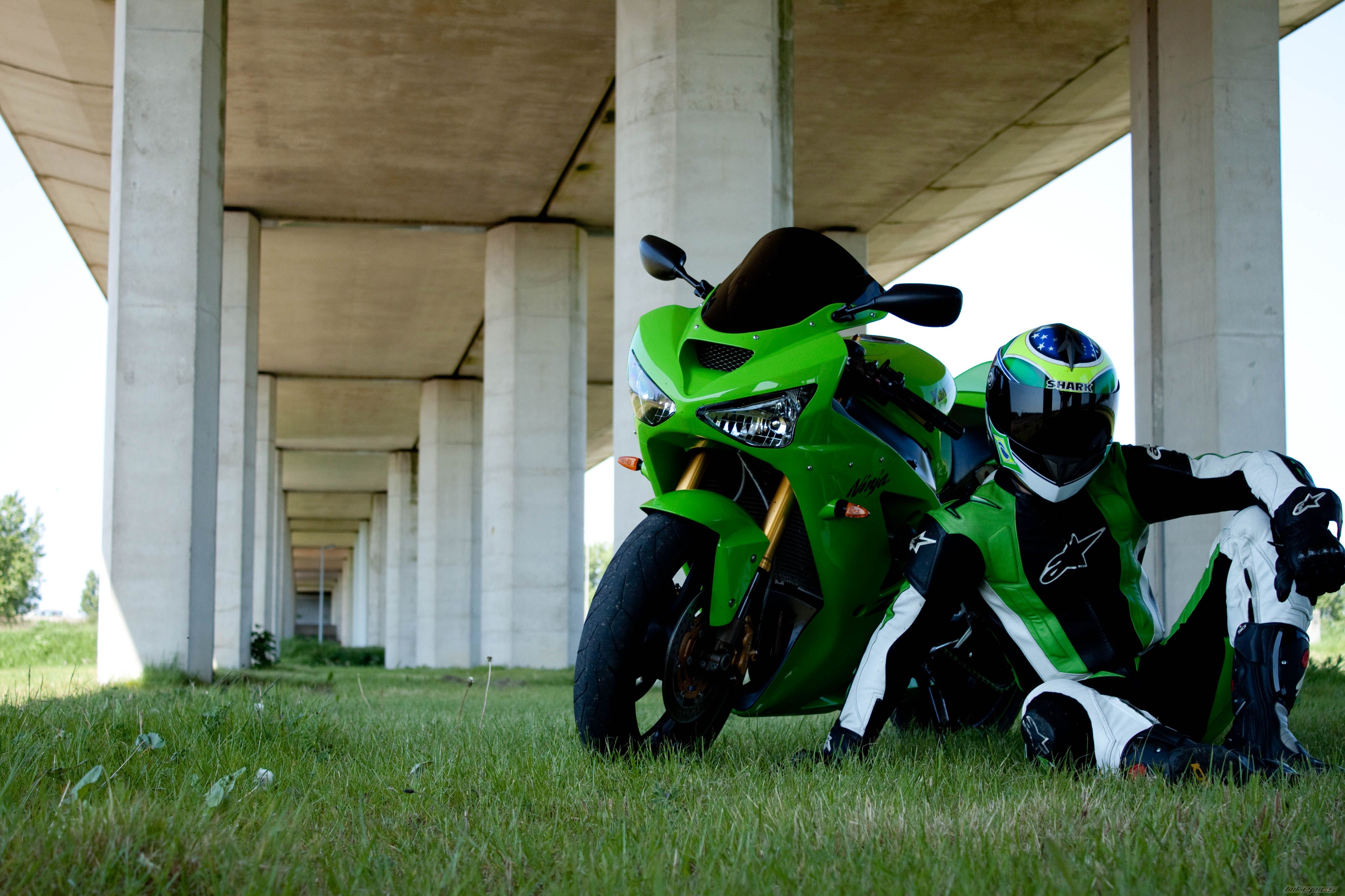 2004 KAWASAKI ZX 6R | Picture 1981507 motorcycle photo