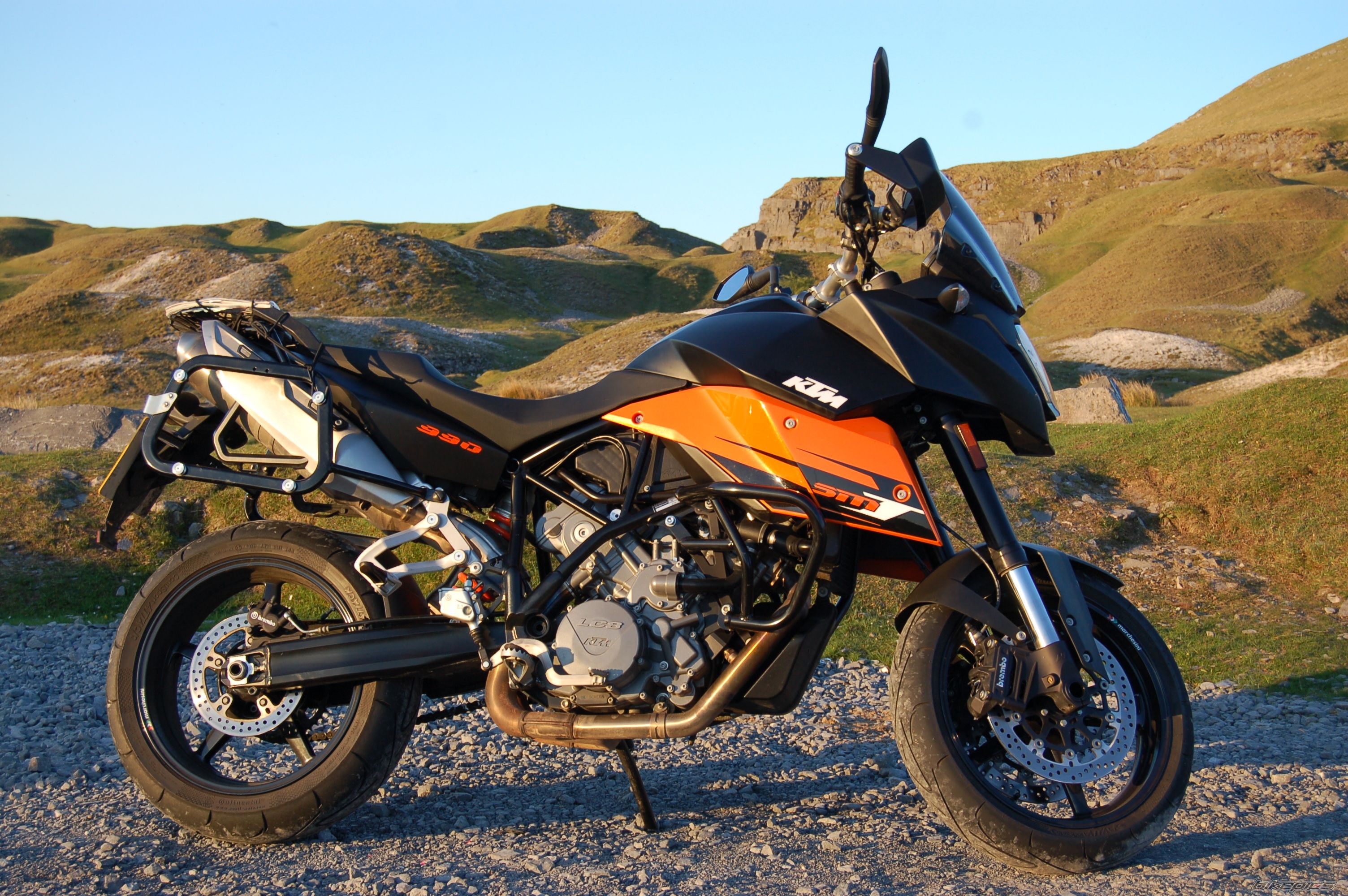 2010 KTM 950 SUPERMOTO | Picture 1983937 motorcycle photo
