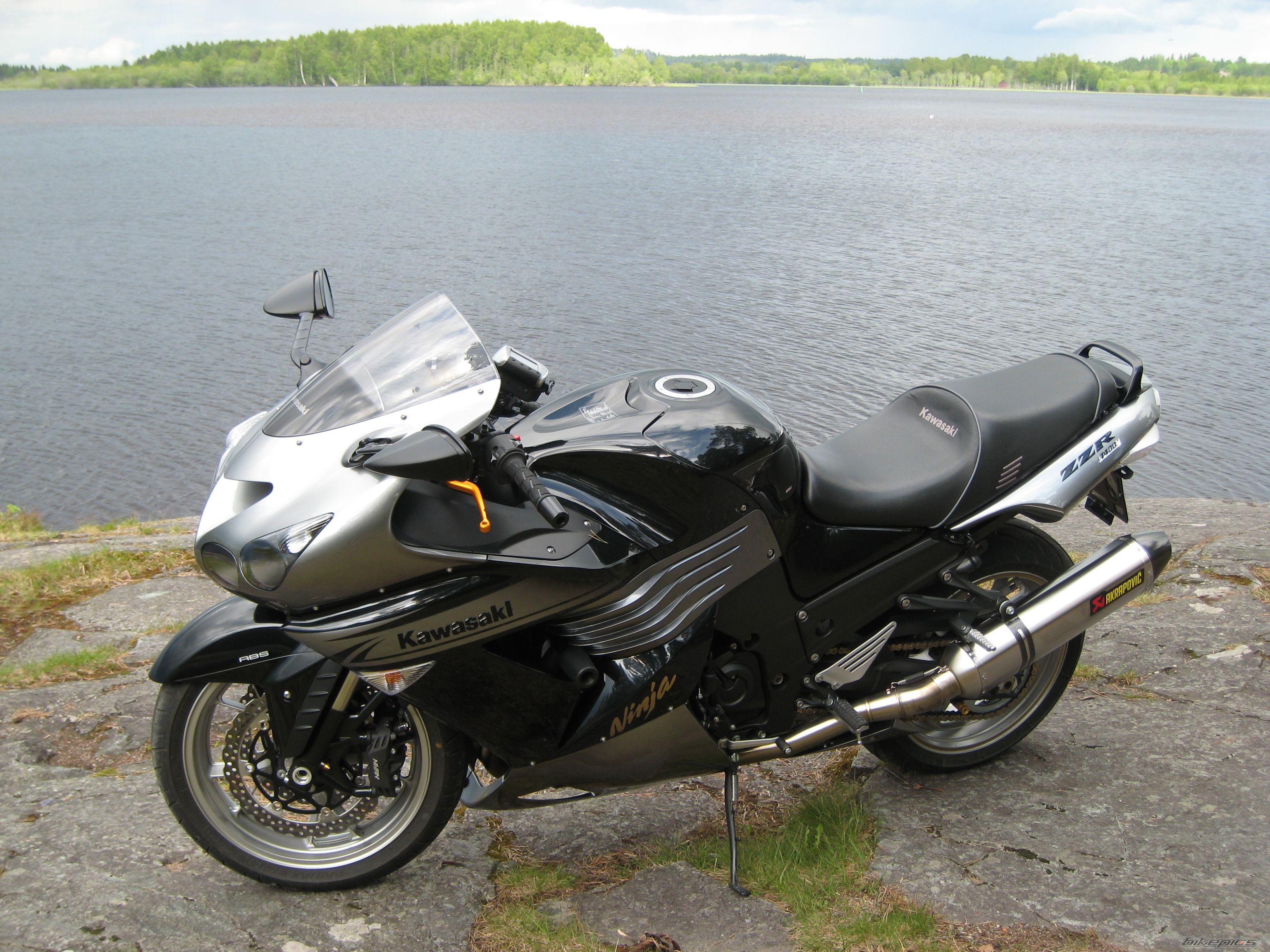 2010 KAWASAKI ZZR 1400 | Picture 1985551 motorcycle photo
