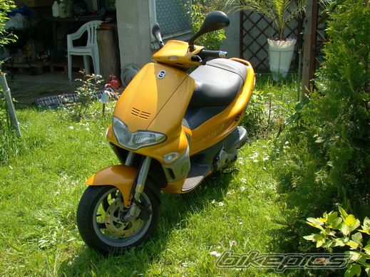 2004 GILERA RUNNER 125 FX | Picture 1986588 motorcycle photo