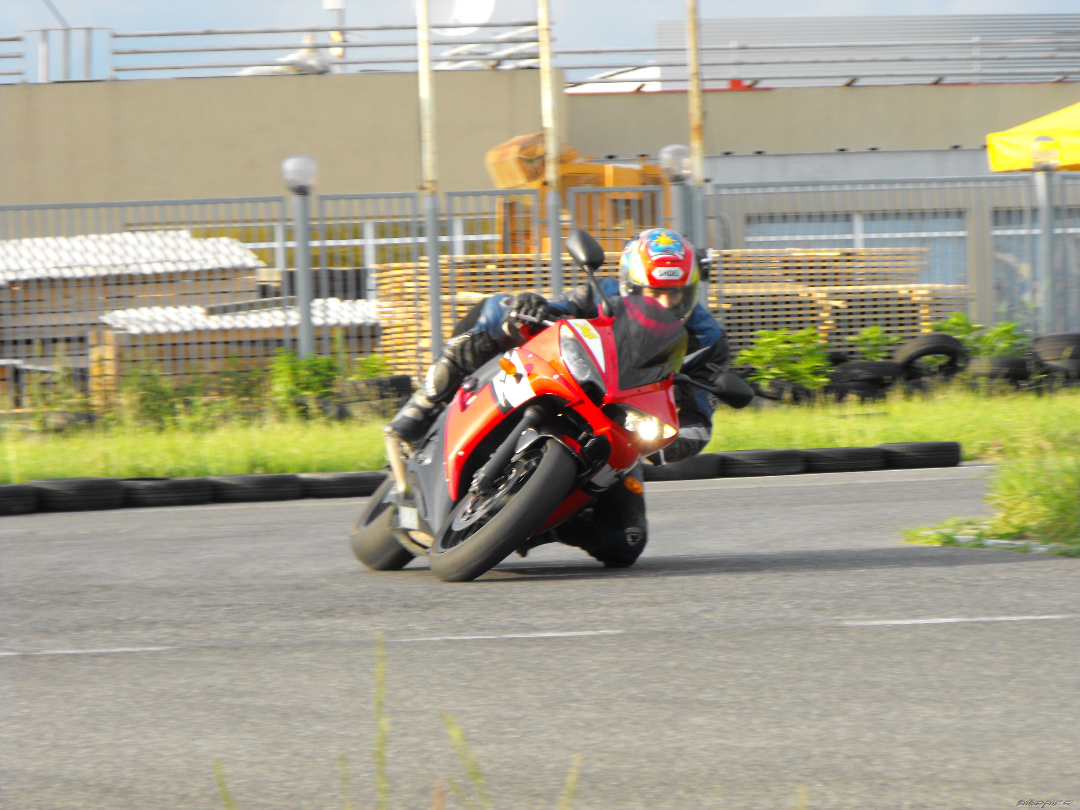2004 YAMAHA YZF R6 | Picture 1986675 motorcycle photo