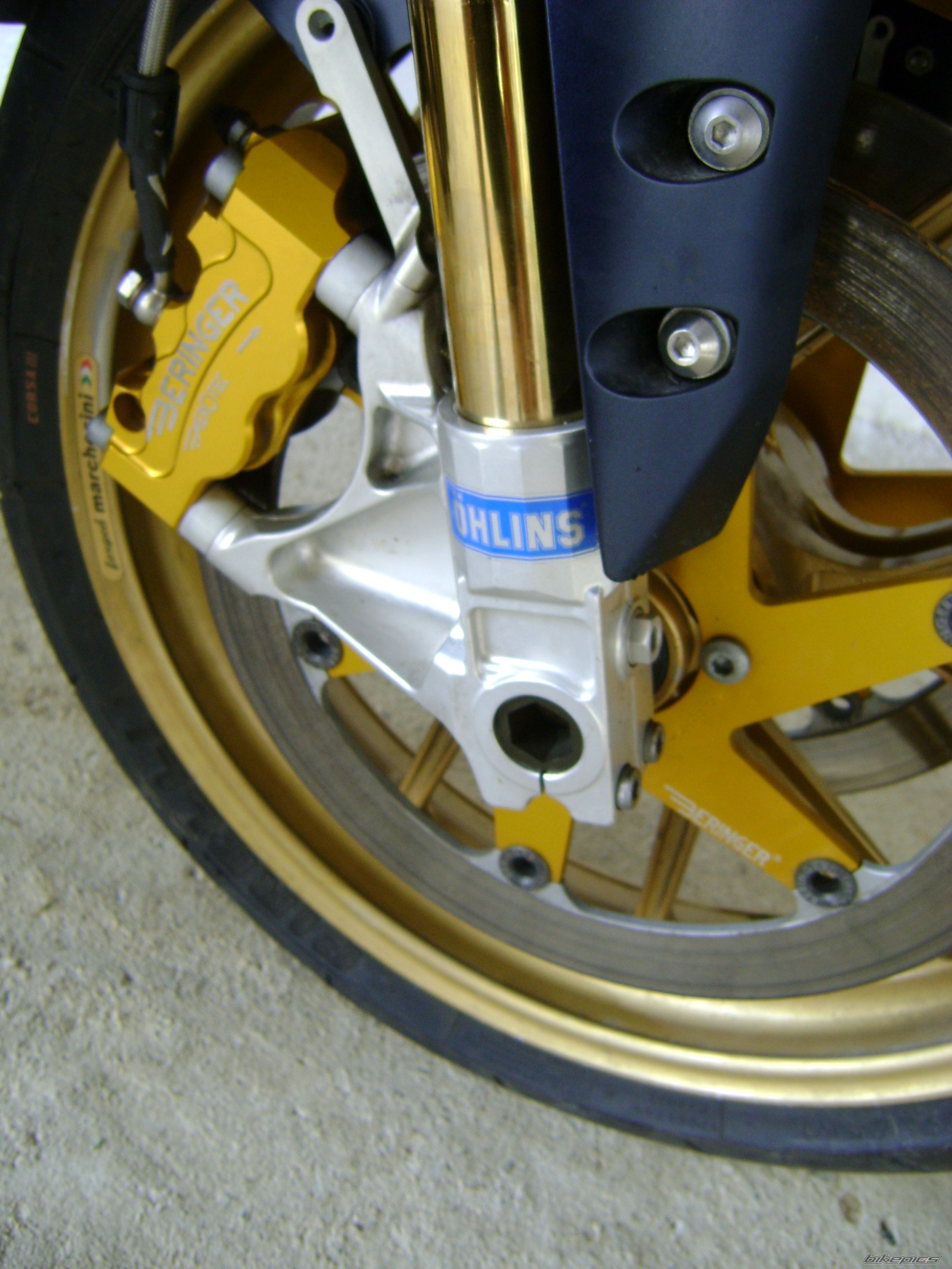 2010 YAMAHA YZF R1 | Picture 1991322 motorcycle photo