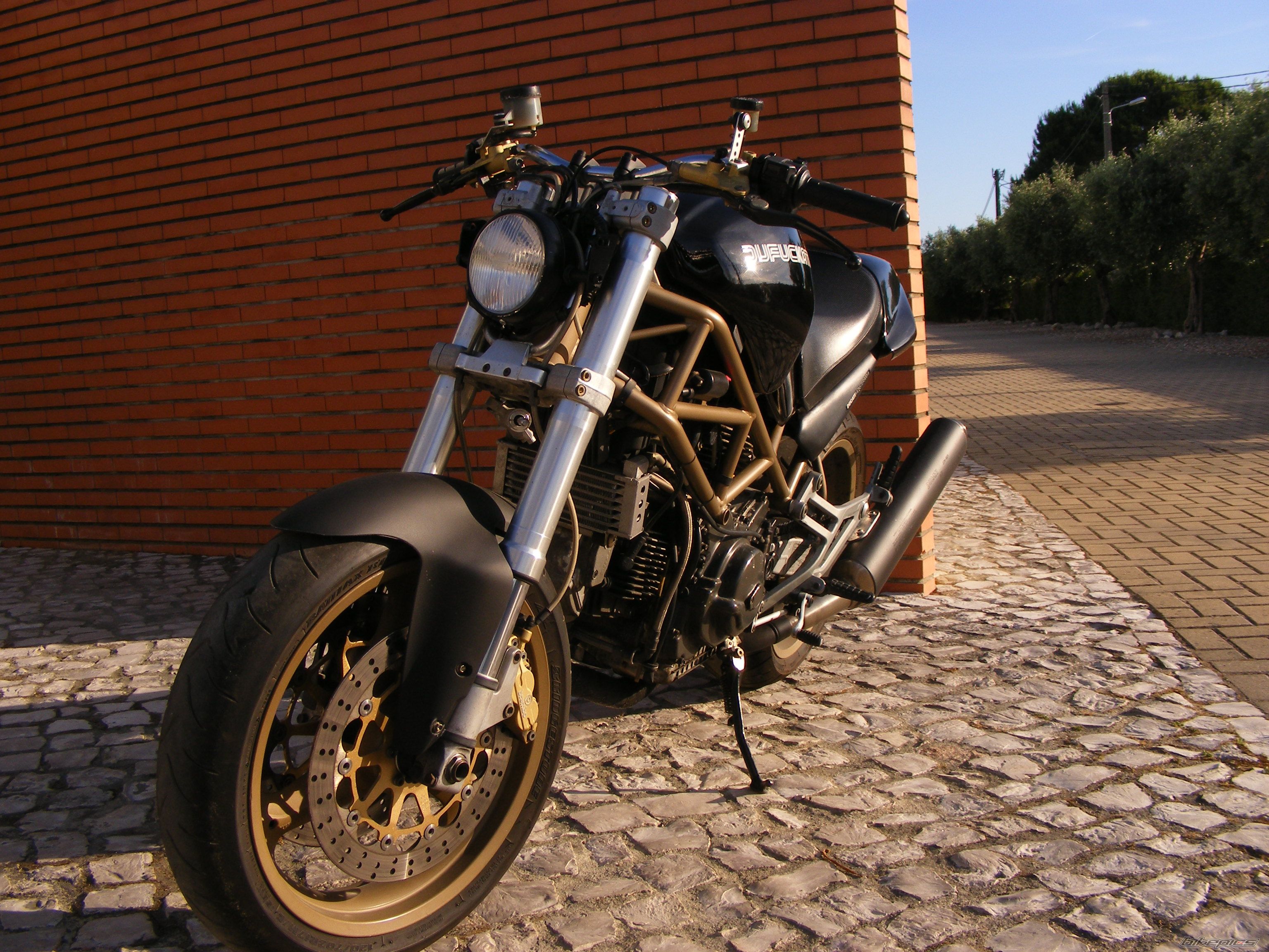 2000 DUCATI MONSTER 900 | Picture 1992756 motorcycle photo