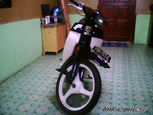 2010 HONDA C 70 | Picture 1995062 motorcycle photo