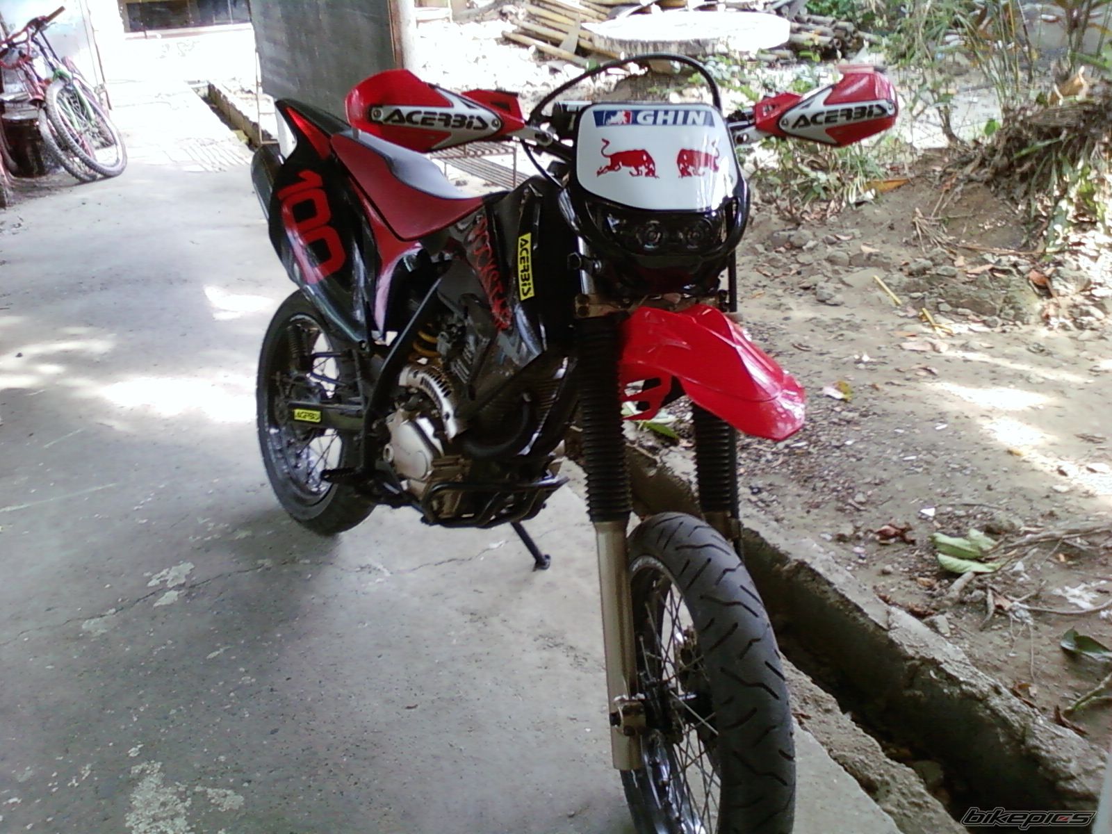2010 HONDA XR 200 | Picture 1996463 motorcycle photo
