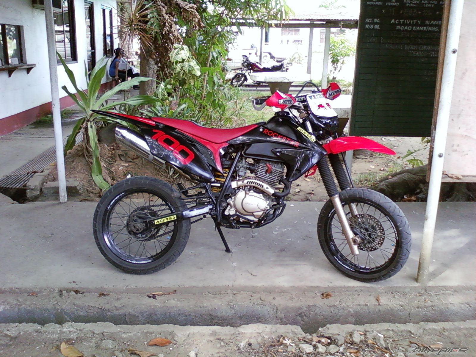 2010 HONDA XR 200 | Picture 1996468 motorcycle photo