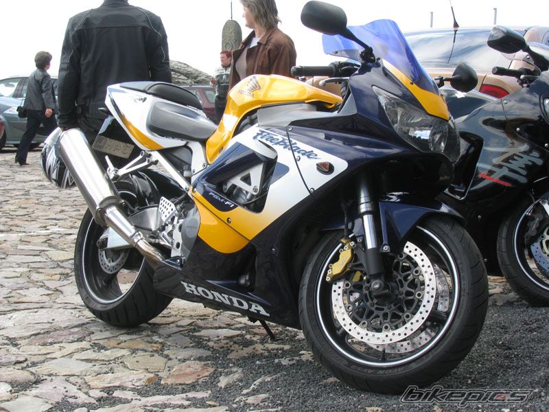 2000 HONDA CBR 900 | Picture 1997018 motorcycle photo