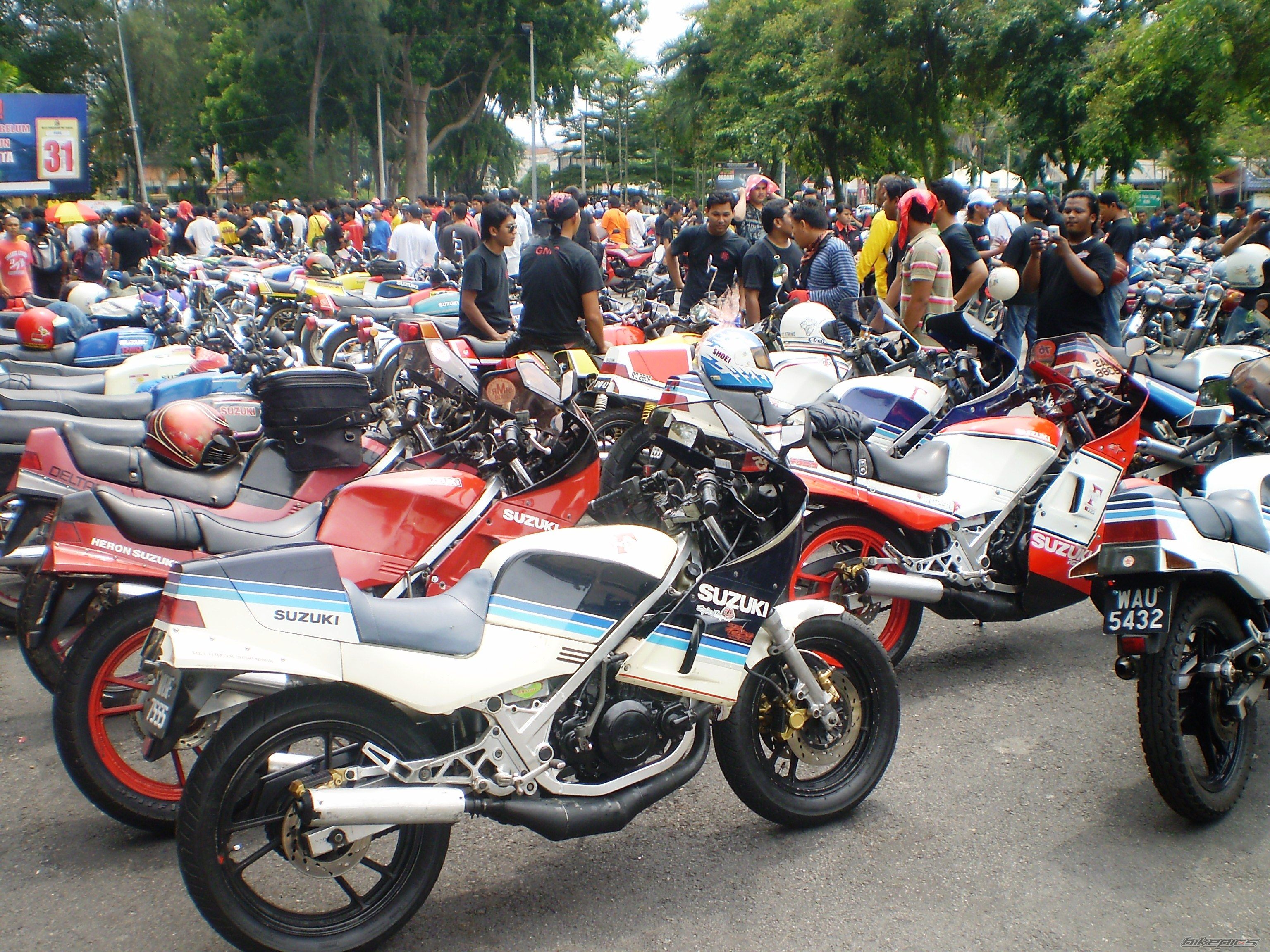 2010 SUZUKI RG 250 | Picture 1997748 motorcycle photo