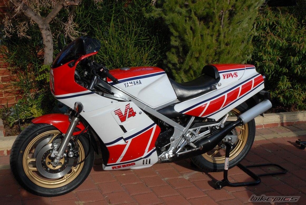 1985 YAMAHA RZ 500 | Picture 1999999 motorcycle photo