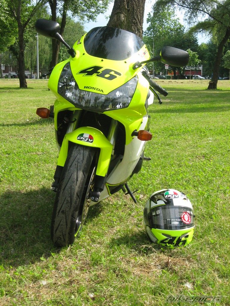 2003 HONDA CBR 900 | Picture 2000650 motorcycle photo