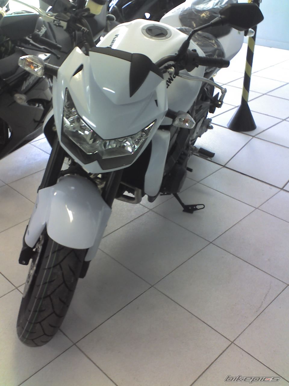 2010 KAWASAKI Z 750 | Picture 2000922 motorcycle photo