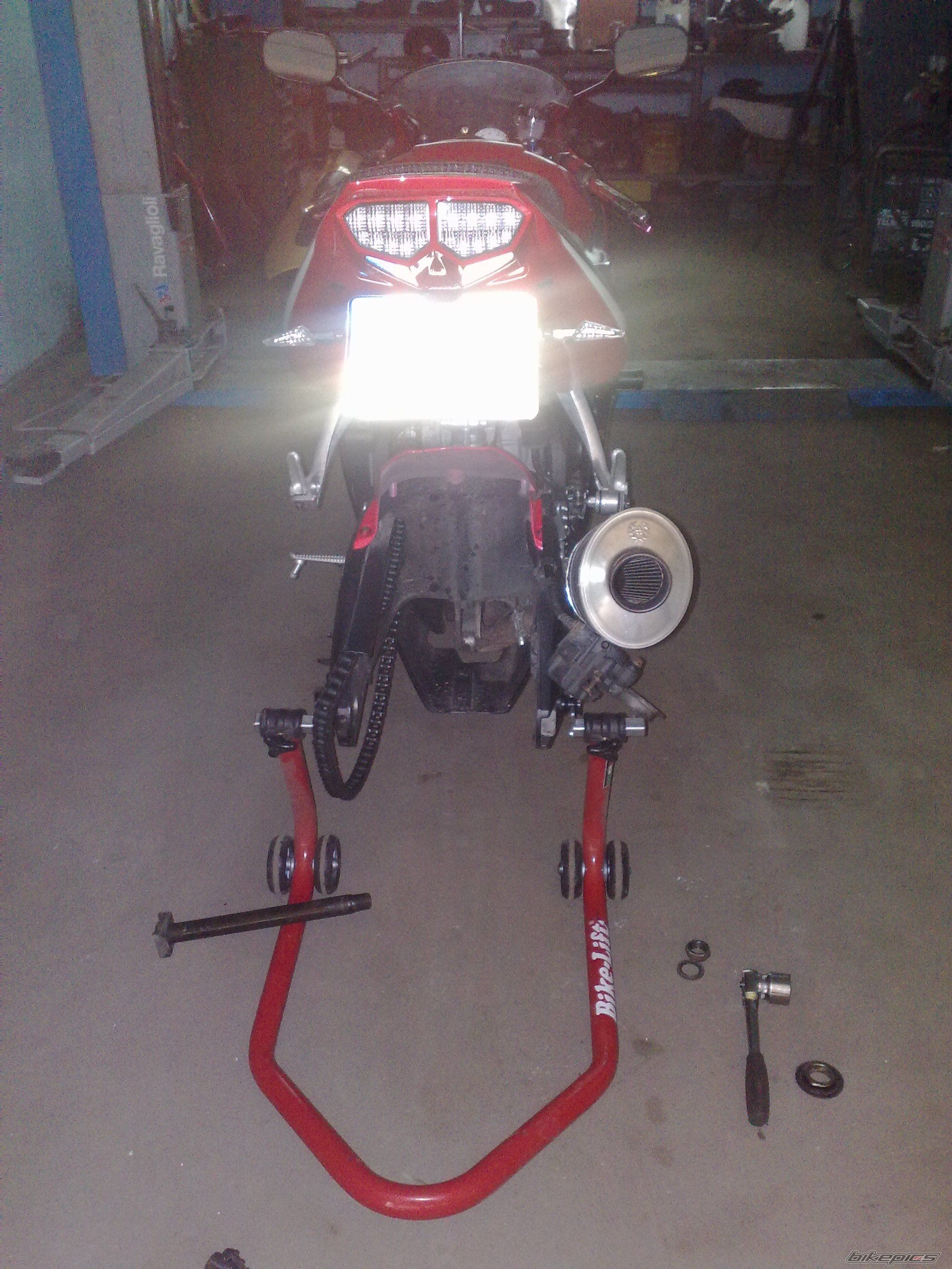 2004 YAMAHA YZF R6 | Picture 2000937 motorcycle photo