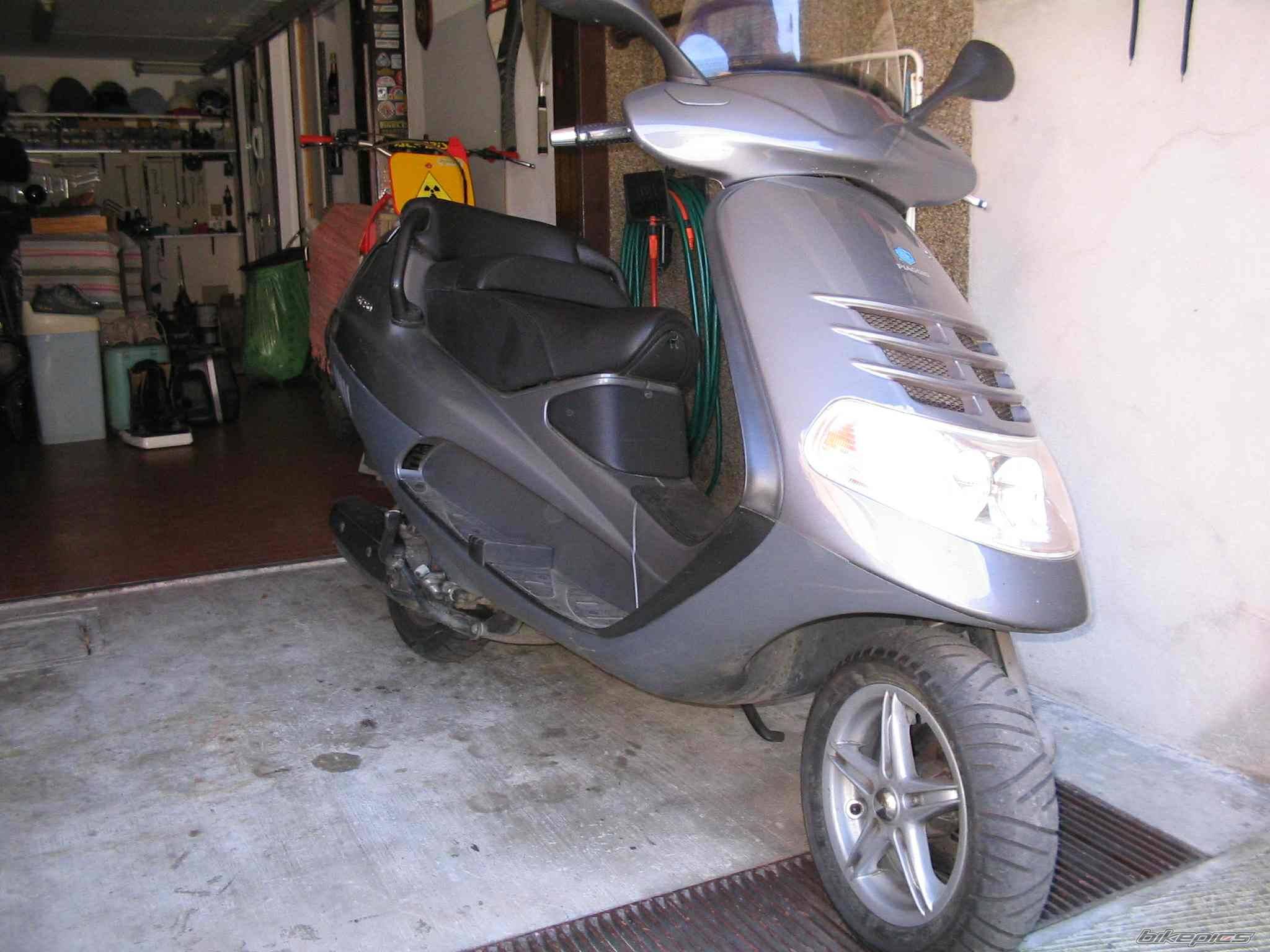 1998 PIAGGIO HEXAGON | Picture 200097 motorcycle photo