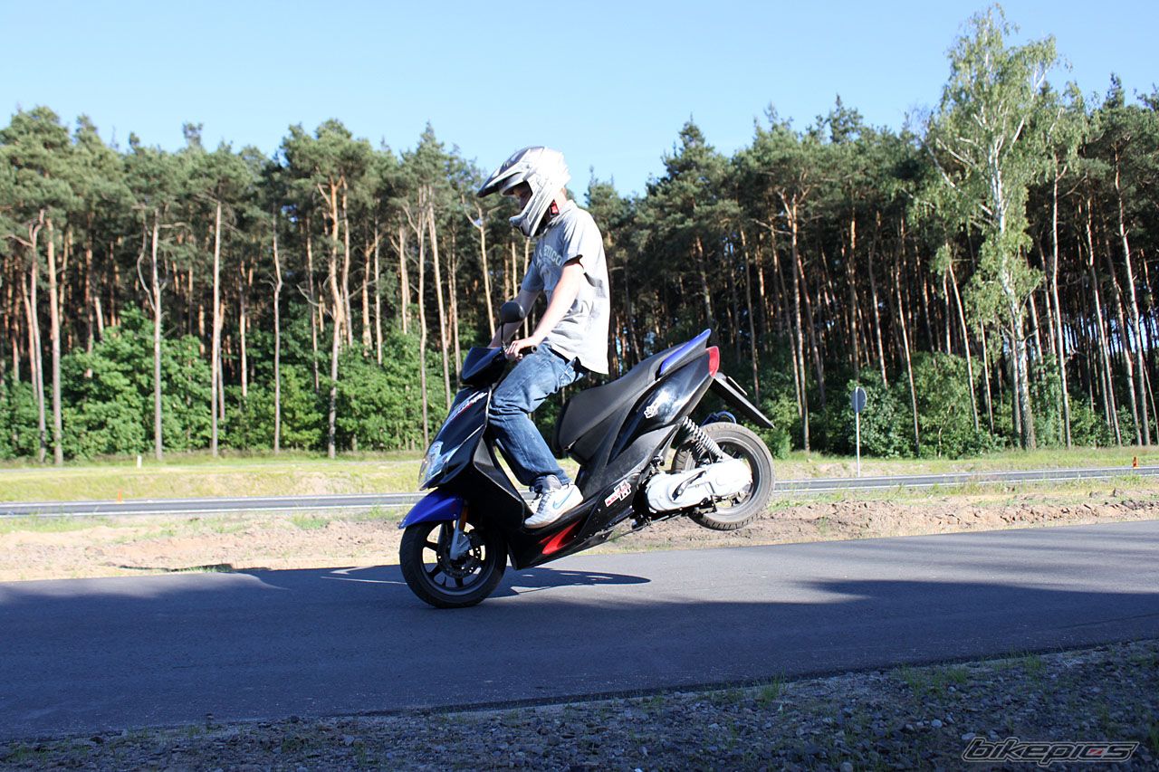 2006 YAMAHA JOG R CS 50 | Picture 2000995 motorcycle photo