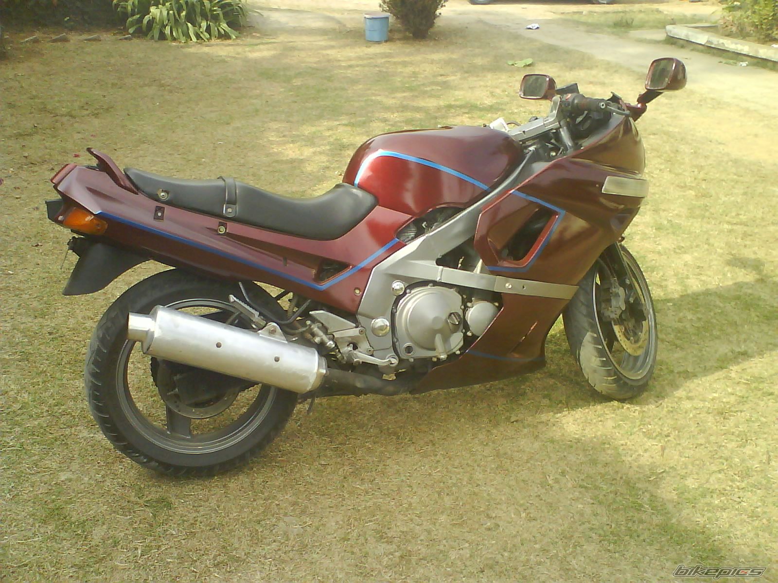 1993 KAWASAKI ZZR 400 | Picture 2002084 motorcycle photo