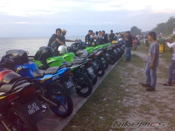 2010 KAWASAKI KR 150 | Picture 2004190 motorcycle photo