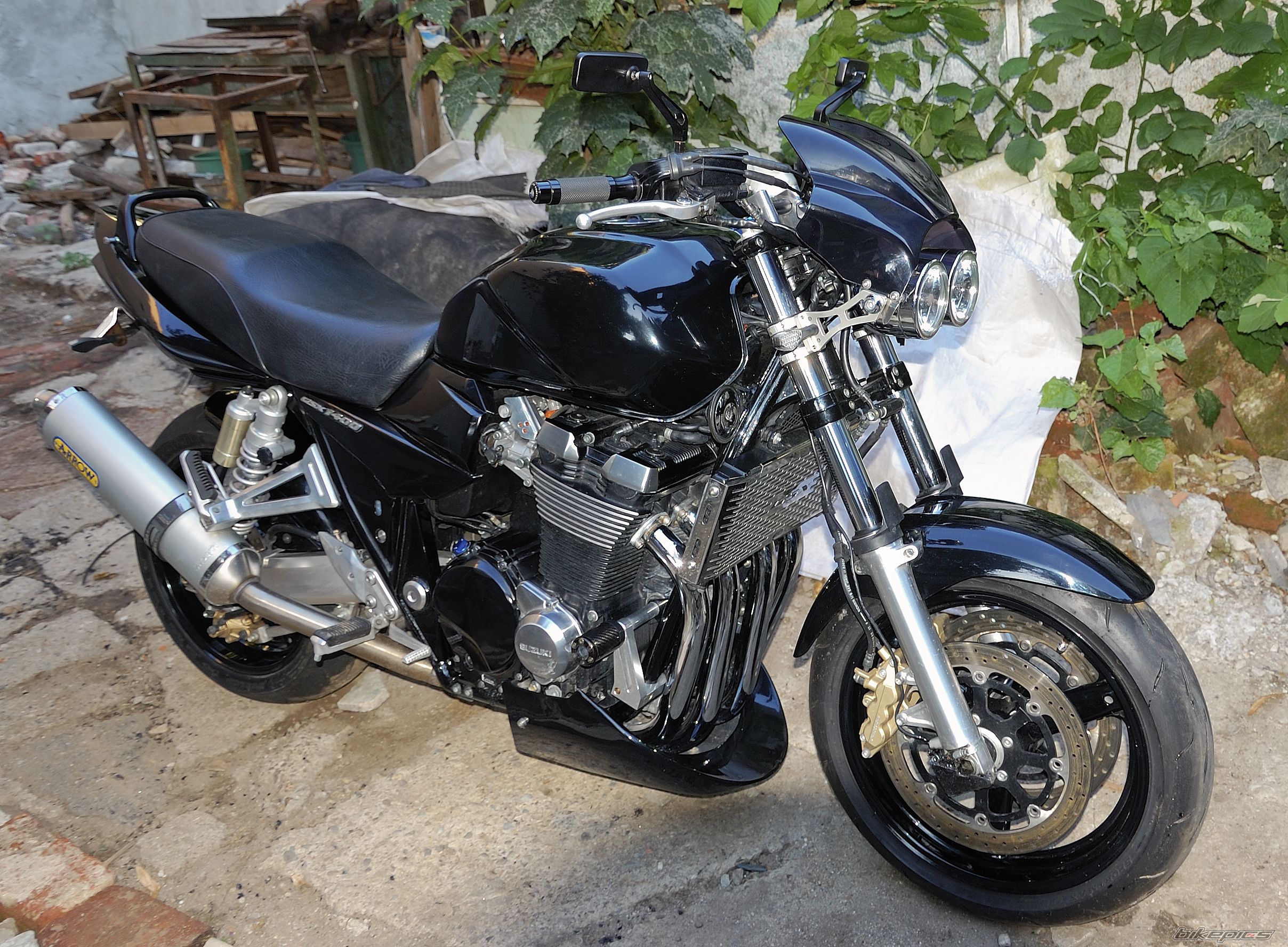 2002 SUZUKI GSX 1400 | Picture 2004410 motorcycle photo